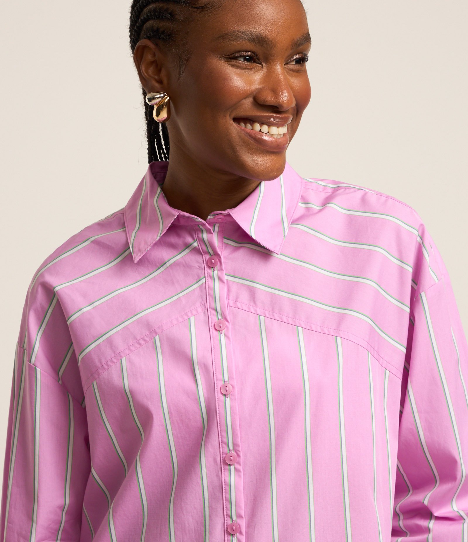 Camisa Oversized em Tricoline Listrada com Recorte nos Ombros 3