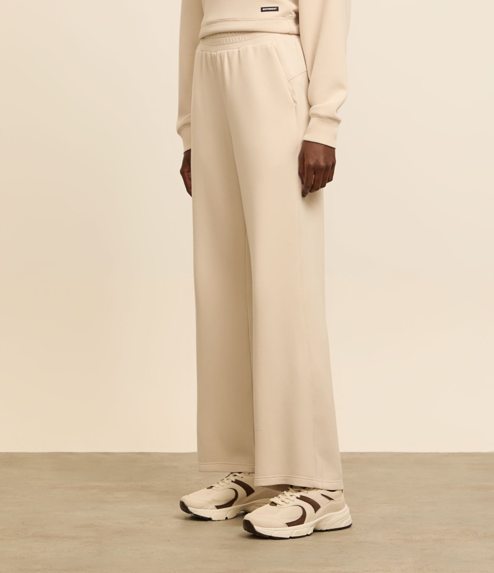 Calça Reta em Microfibra com Cós Elástico Off White 2