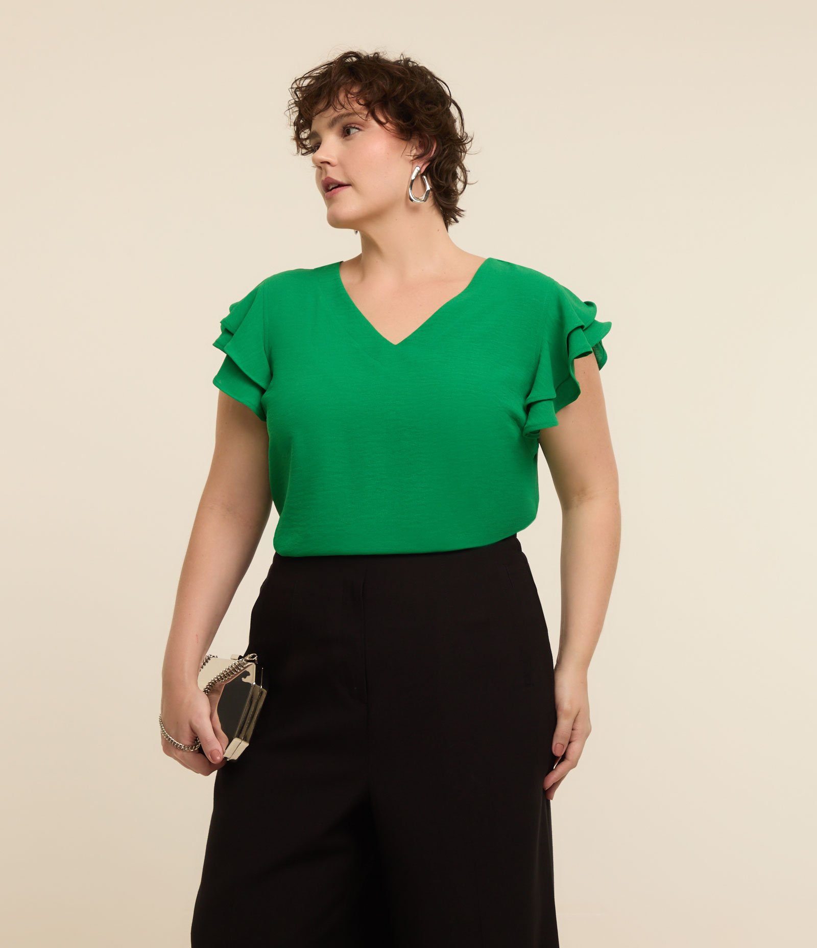 Blusa em Crepe com Babado Duplo no Ombro Curve & Plus Size Verde 1