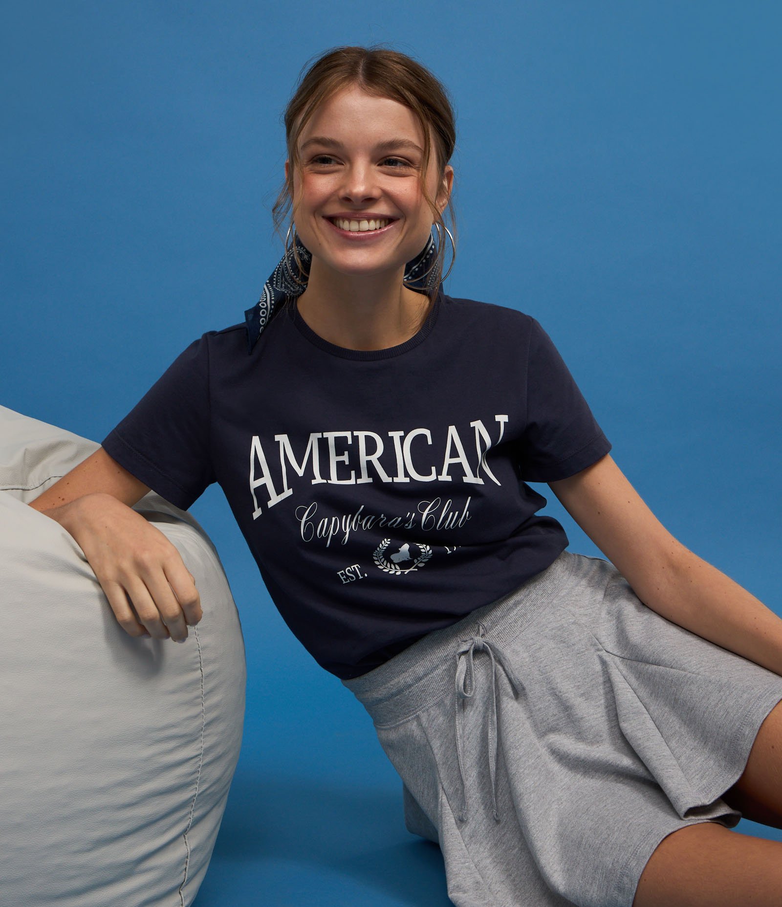 Blusa Baby Look com Estampa American Capybaras Club Azul Marinho 4