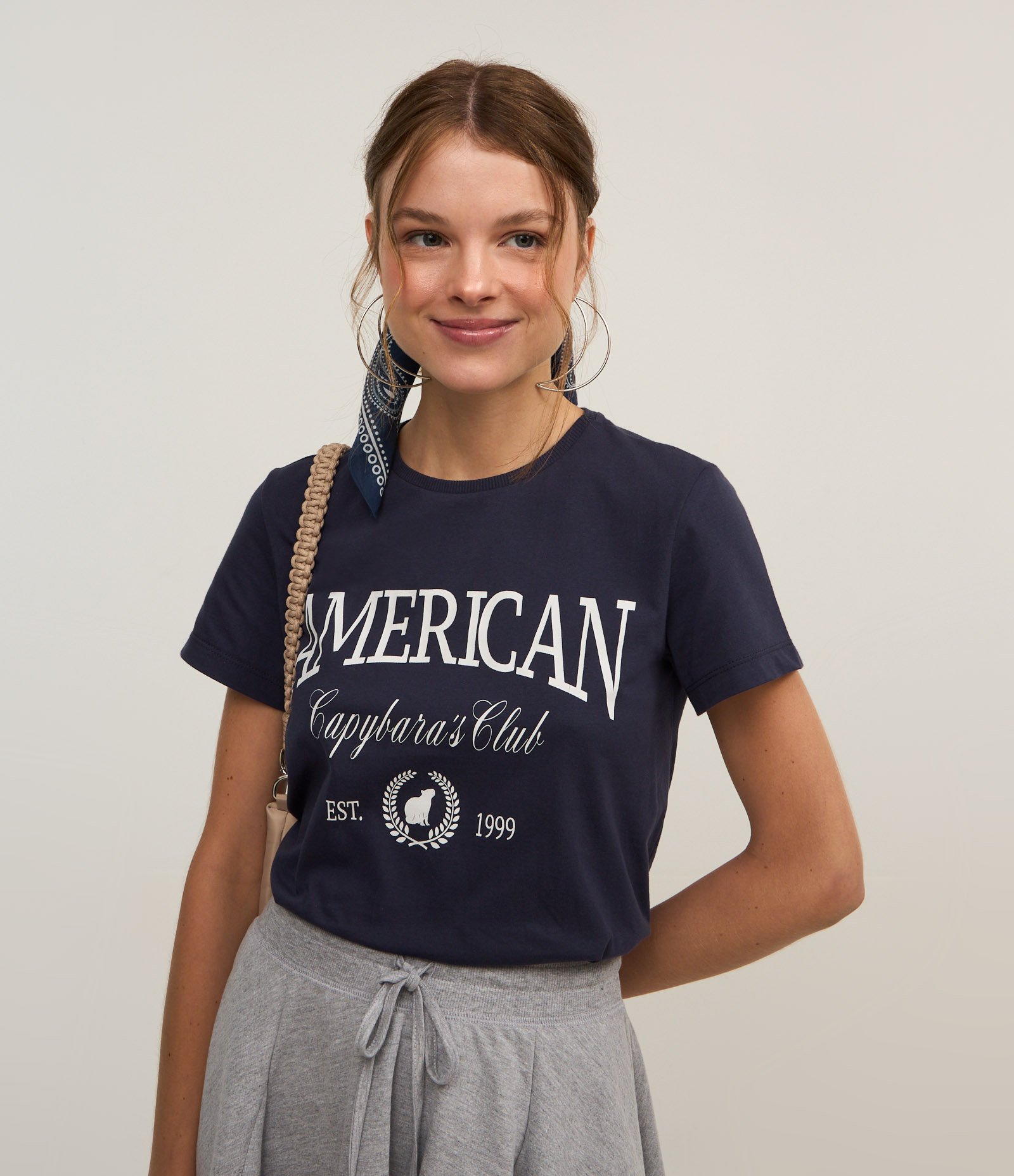 Blusa Baby Look com Estampa American Capybaras Club Azul Marinho 1