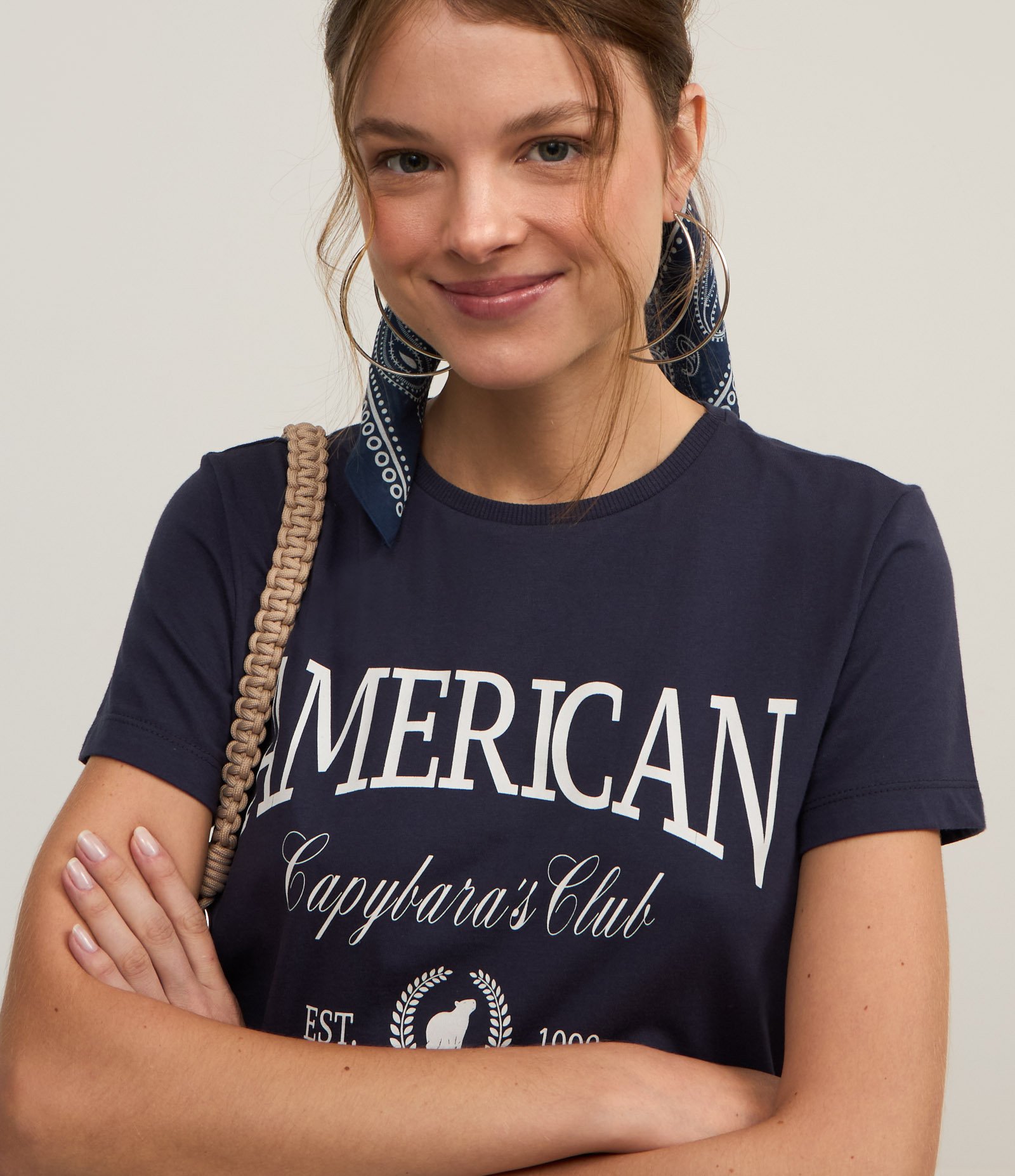 Blusa Baby Look com Estampa American Capybaras Club Azul Marinho 3