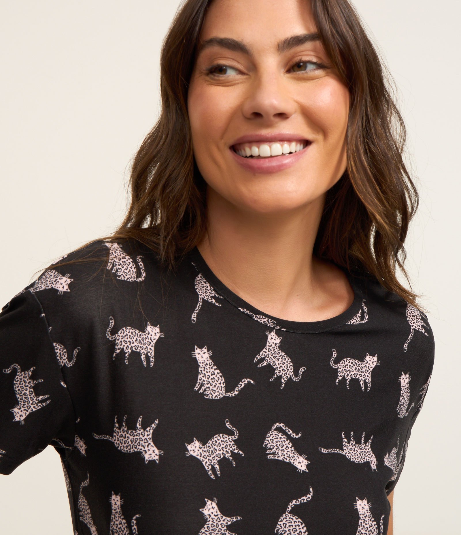 Blusa de Pijama com Estampa de Gatos Onça Preto 3
