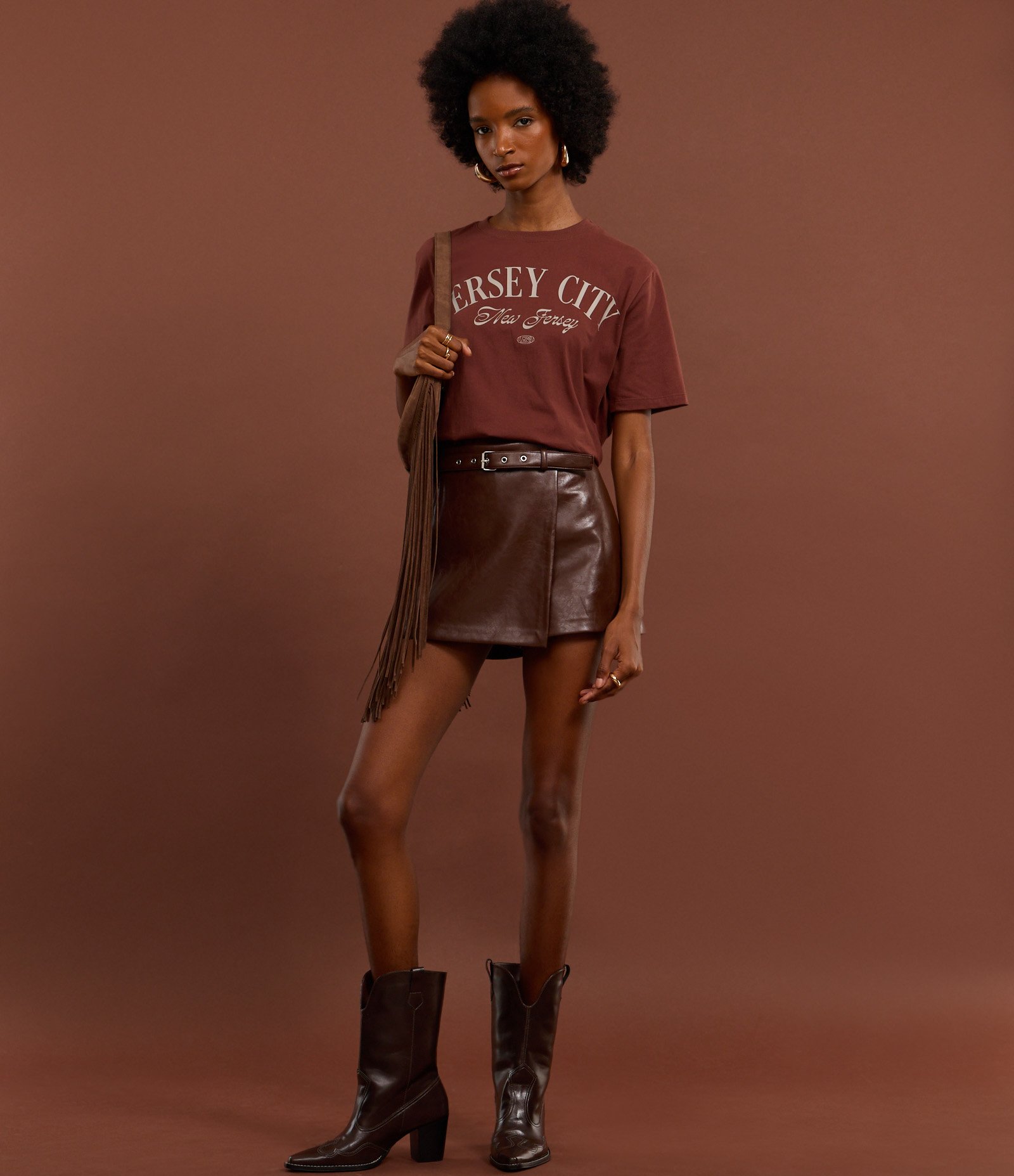 Short Saia em PU com Cinto Marrom 5