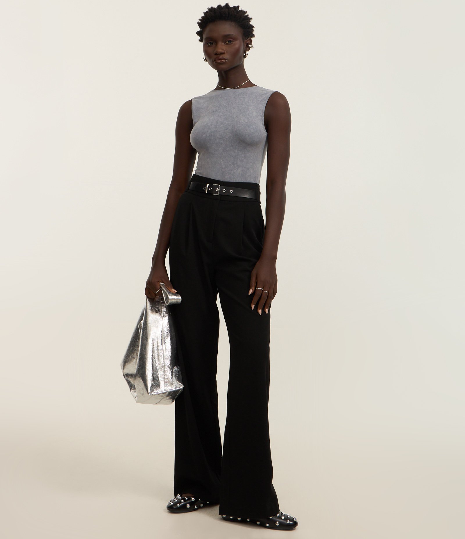 Body Seamless com Costas Abertas Cinza 2