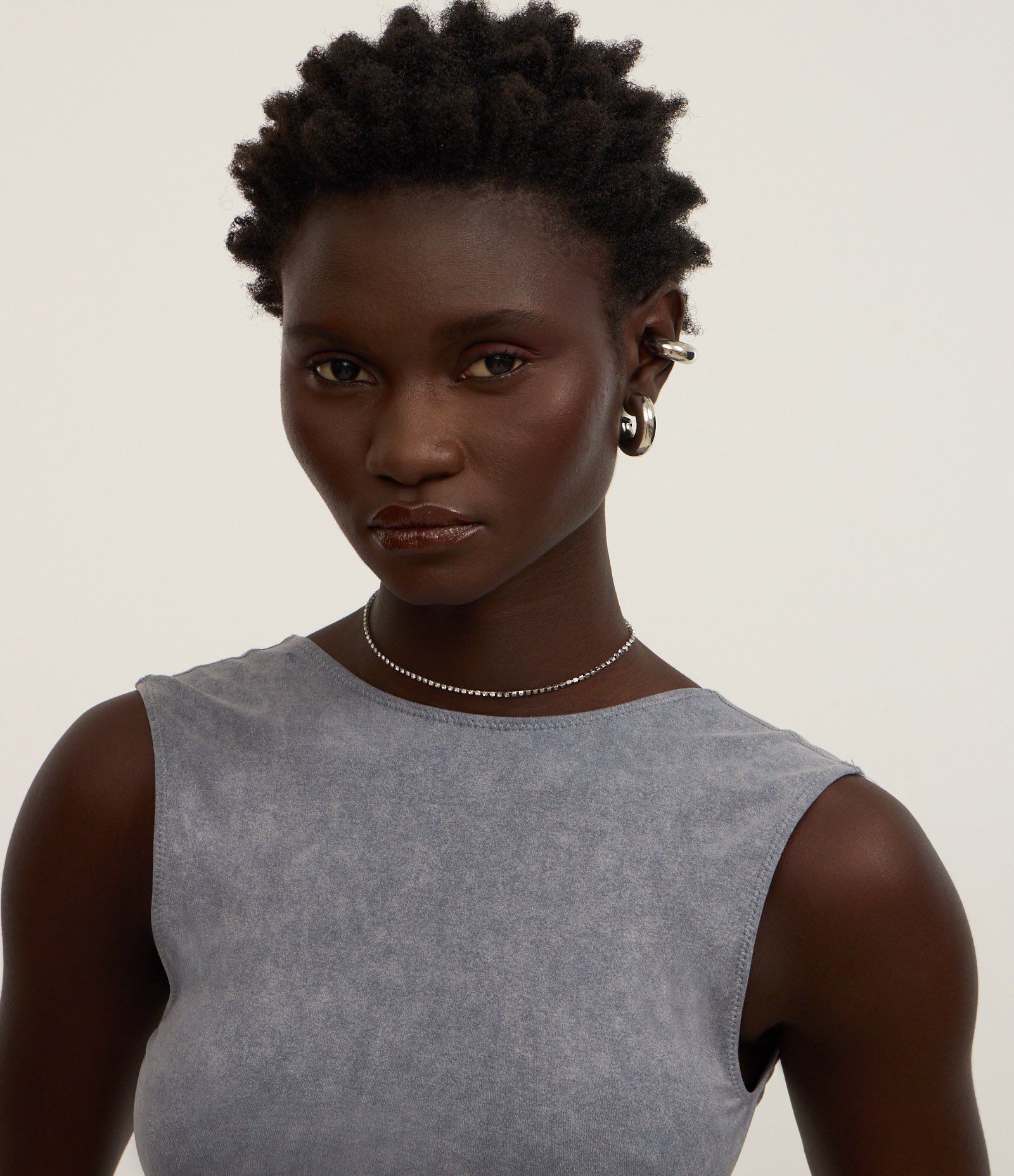 Body Seamless com Costas Abertas Cinza 4