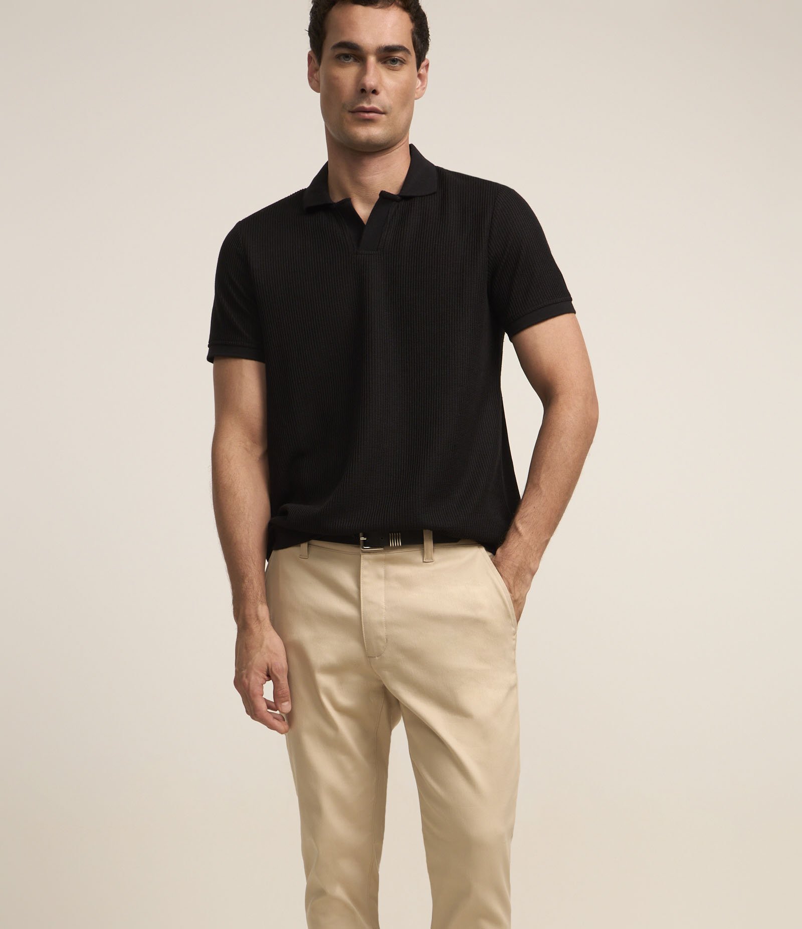 Calça Slim em Sarja Cós com Passantes e Bolso Bege 2