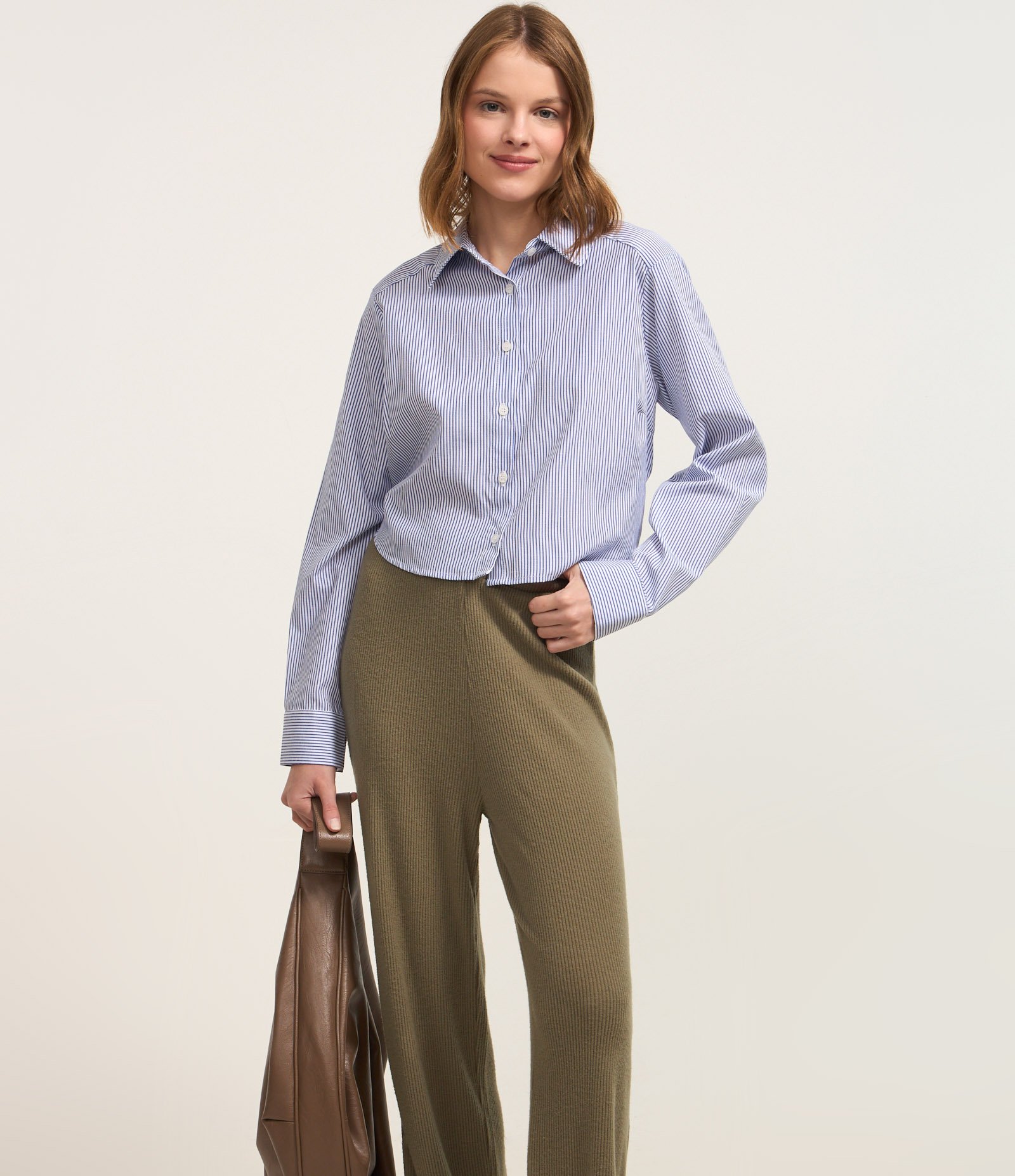 Calça Reta Texturizada com cós Fixo e Malha Quentinha Verde 2