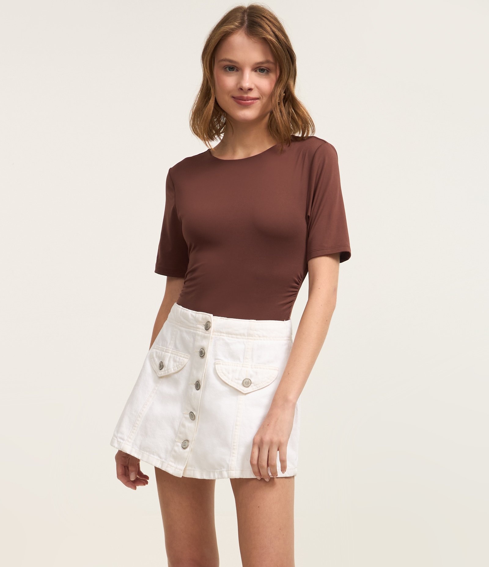 Short Saia em Sarja com Botões e Bolso Acessório Branco 2