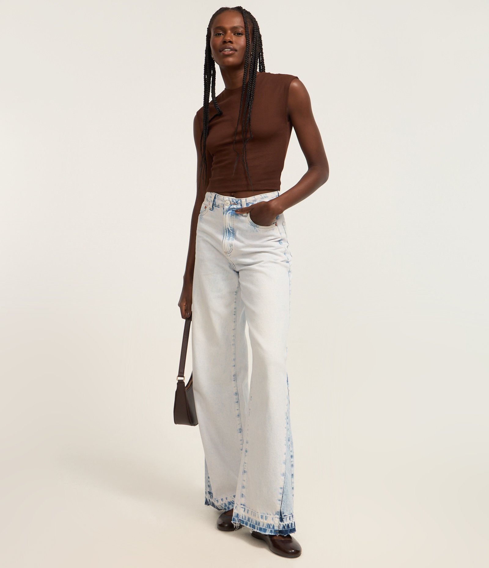 Blusa sem Manga em Ribana com Textura Caneladinha Marrom 2