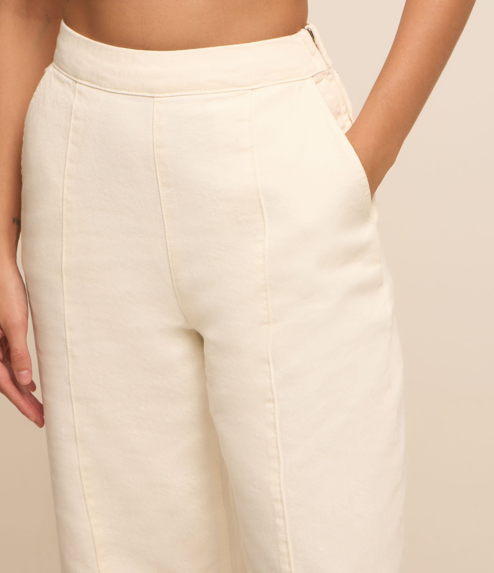 Calça Reta Alfaiatada em com Barra Desfeita com Franjas Off White 4