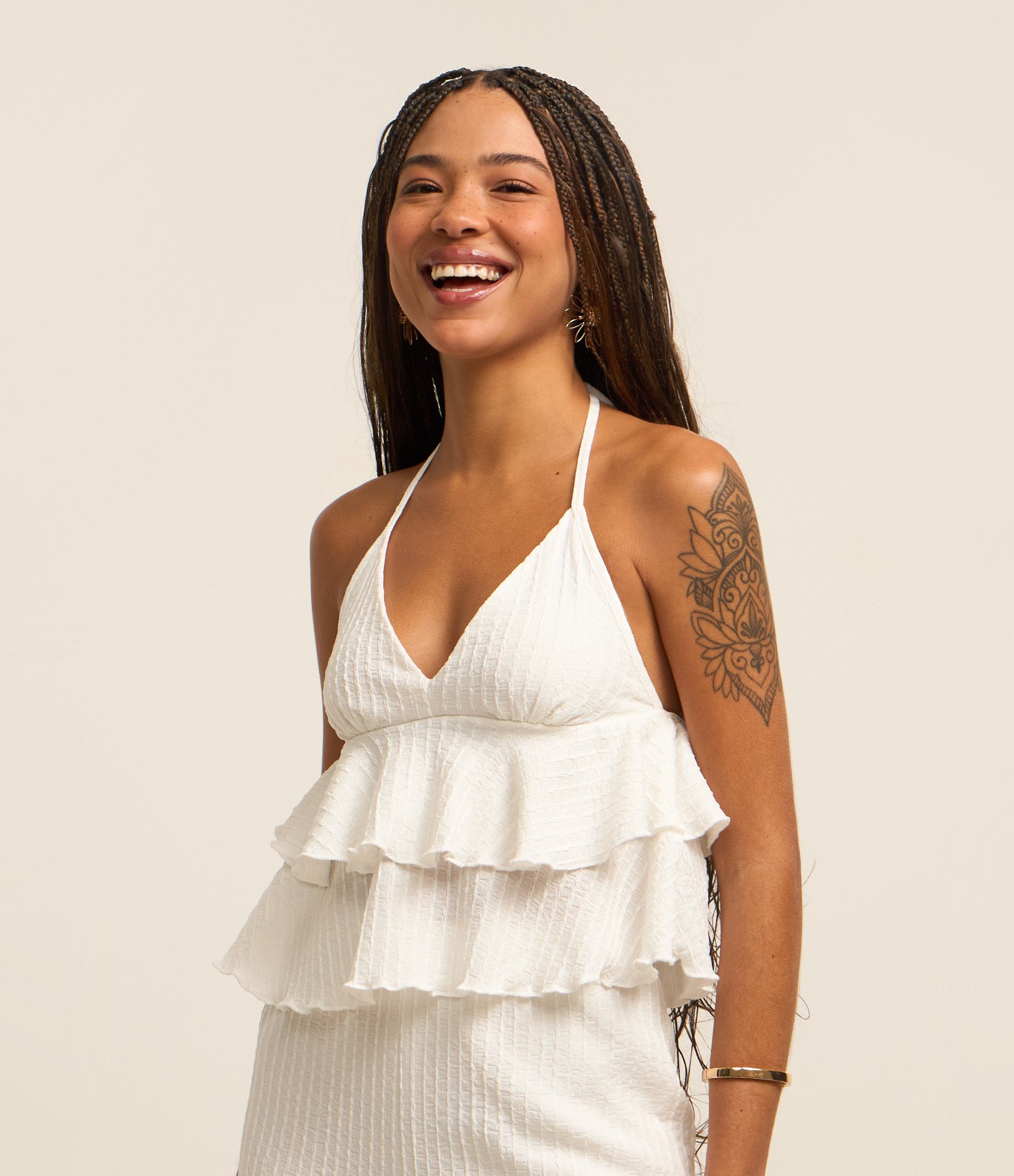 Blusa Frente Única em Tecido Texturizado com Babados Braco Neve 1