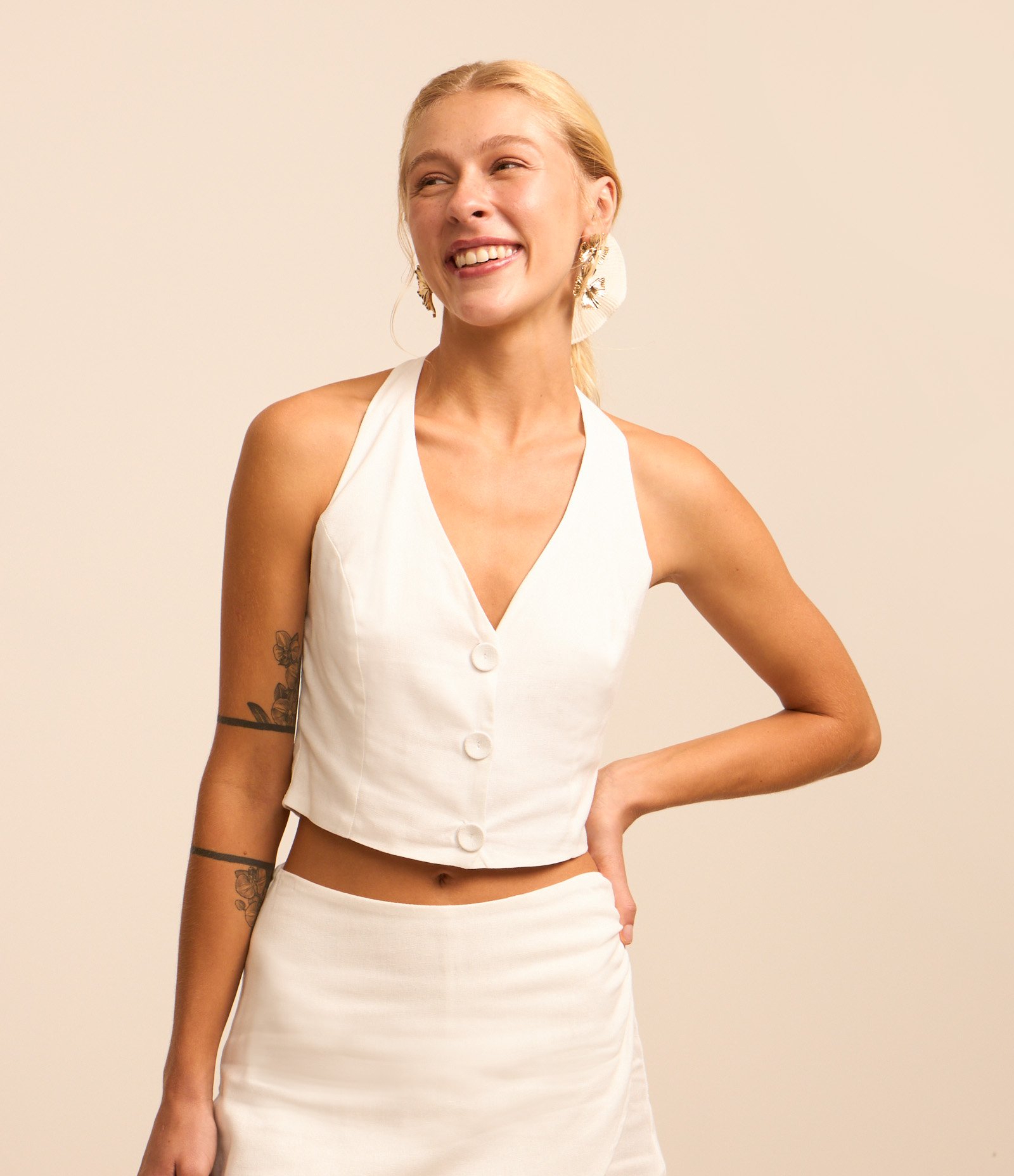 Blusa Colete em Viscolinho com Frente Única e Botões Branco 1