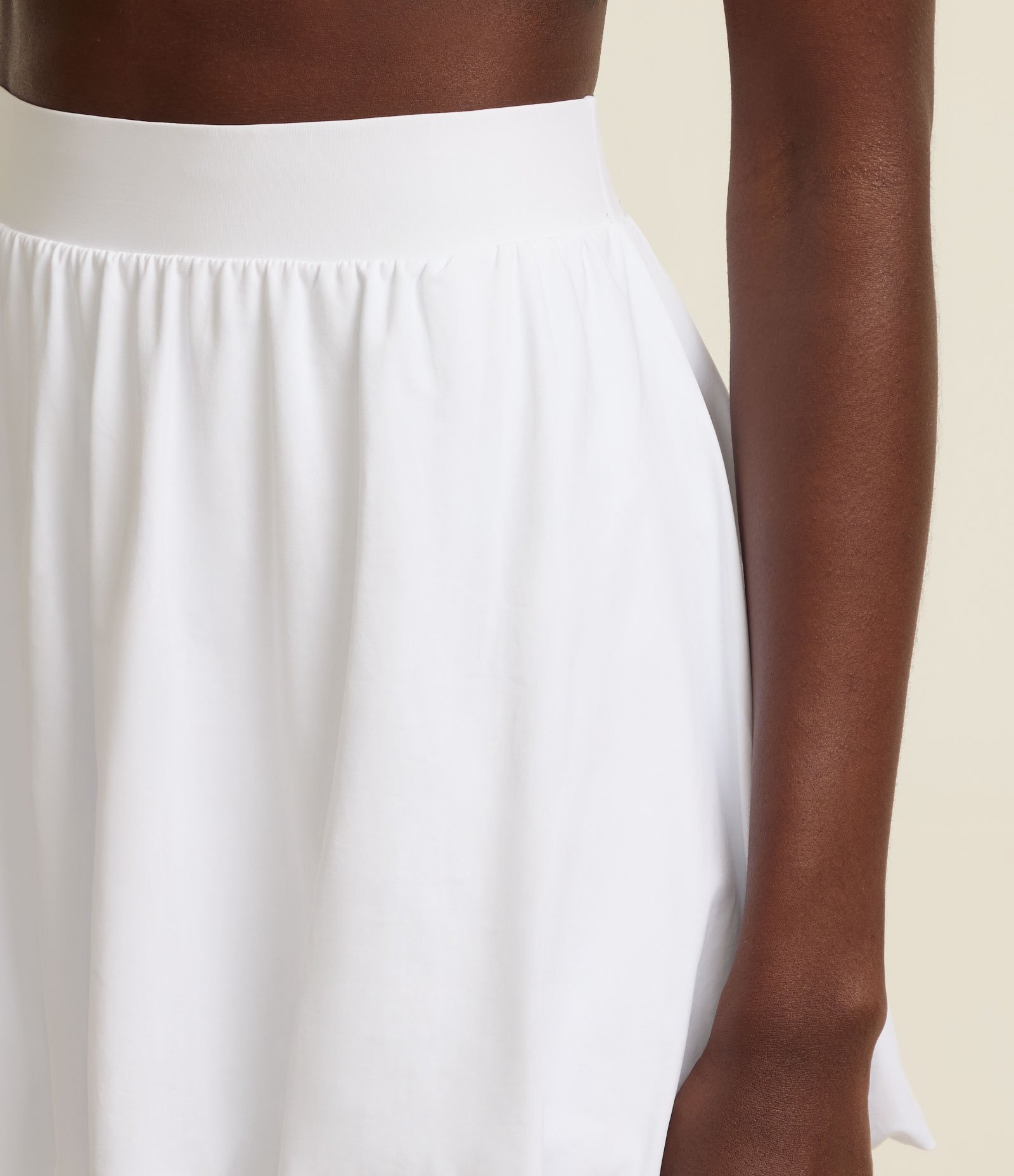 Saia Balonê Em Microfibra Branco 4