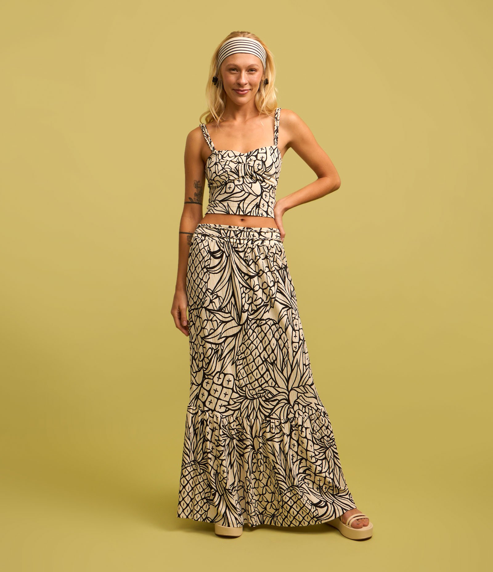 Saia New Midi Evasê Texturizada de Abacaxi Off White/Preto 1