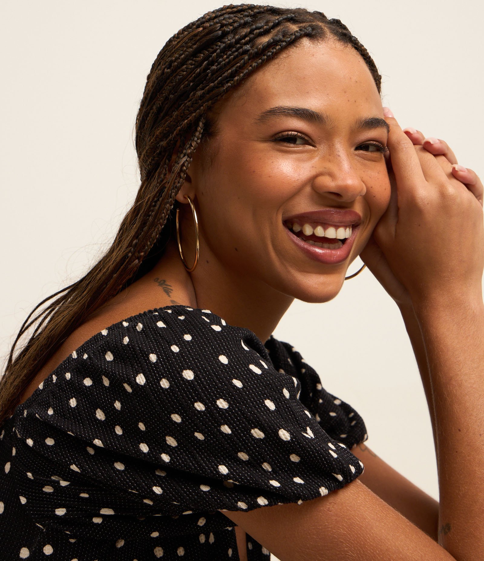 Vestido New Midi Texturizado com Estampa Poá Preto 4