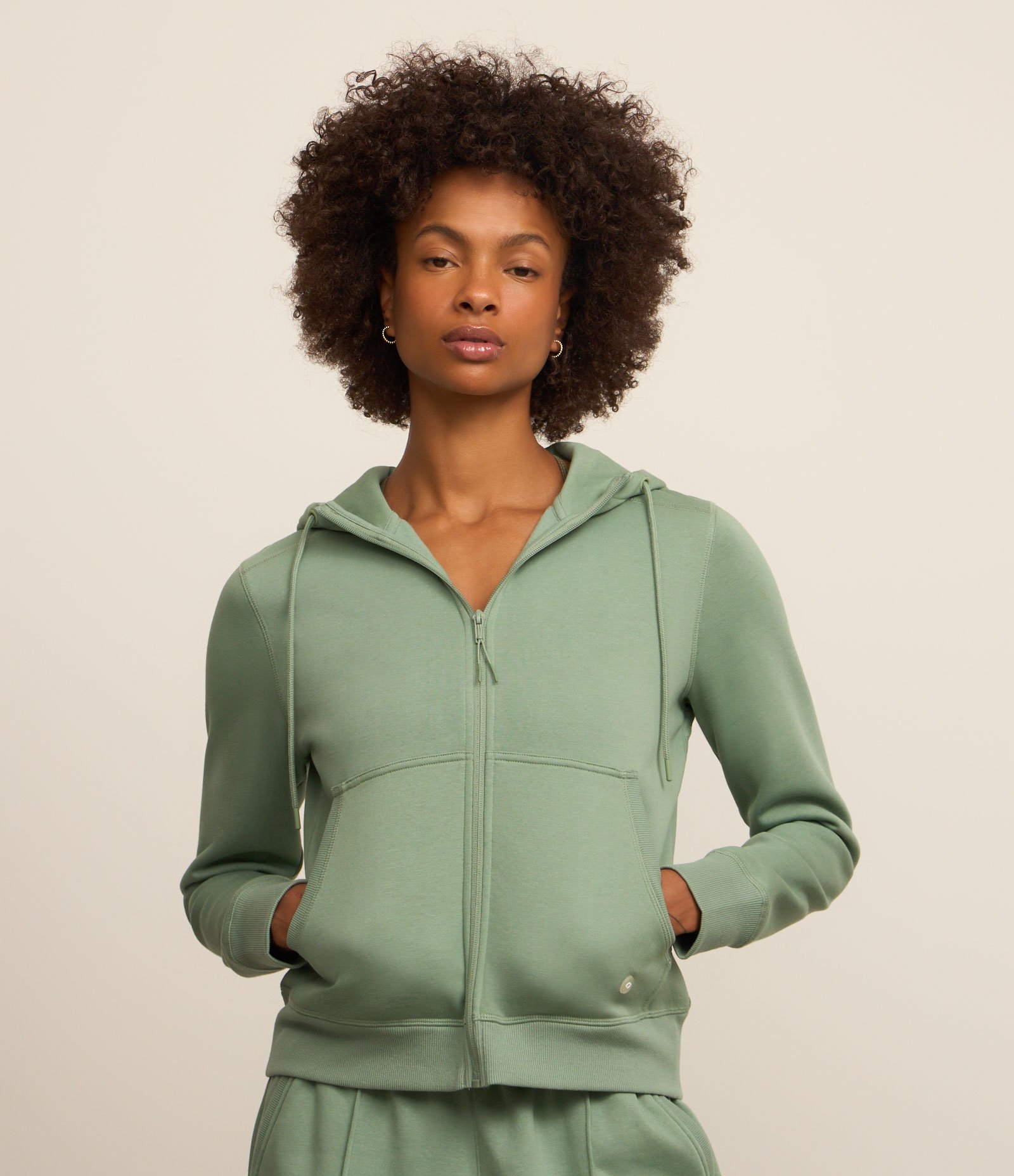 Jaqueta Esportiva em Mix de Tecidos com Capuz e Bolsos Verde 2