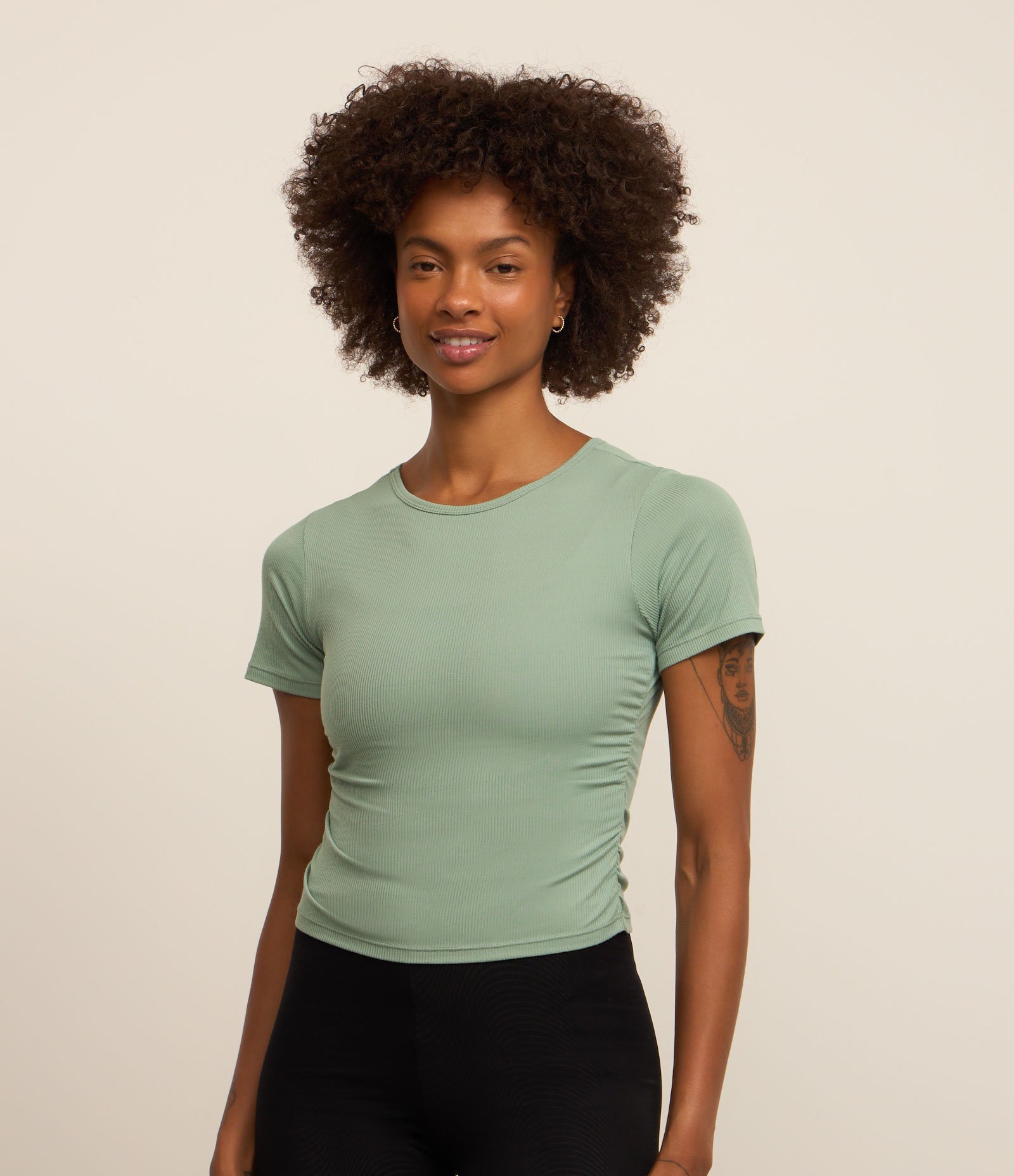 Camiseta Esportiva em Microfibra com Franzidos Verde 3