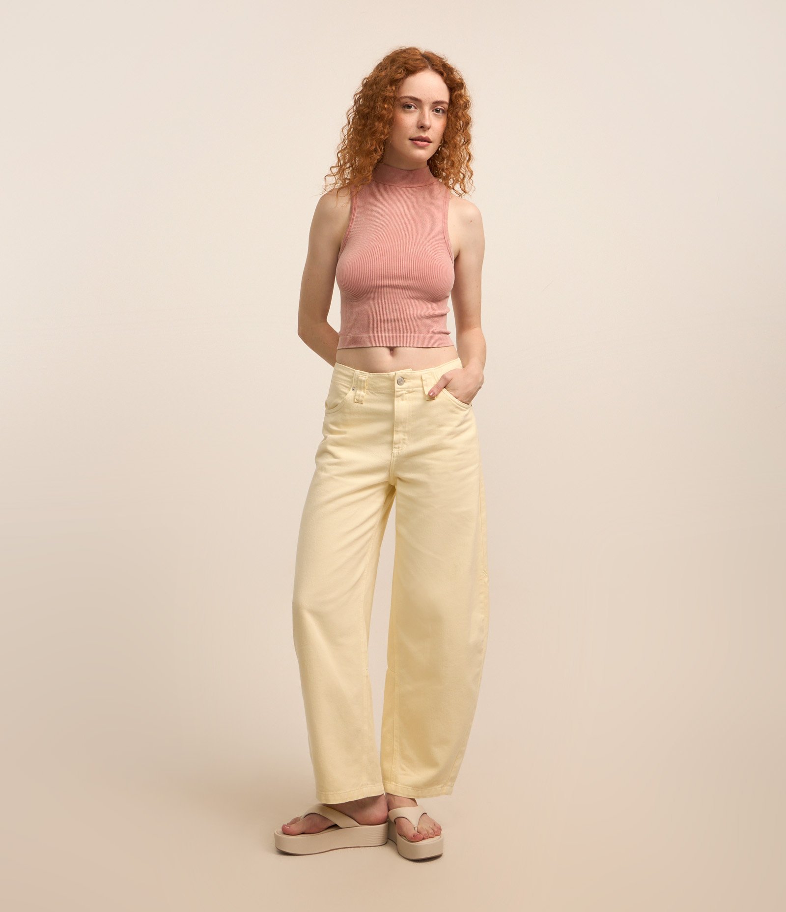 Calça Barrel em Sarja com Passantes no Cós 1