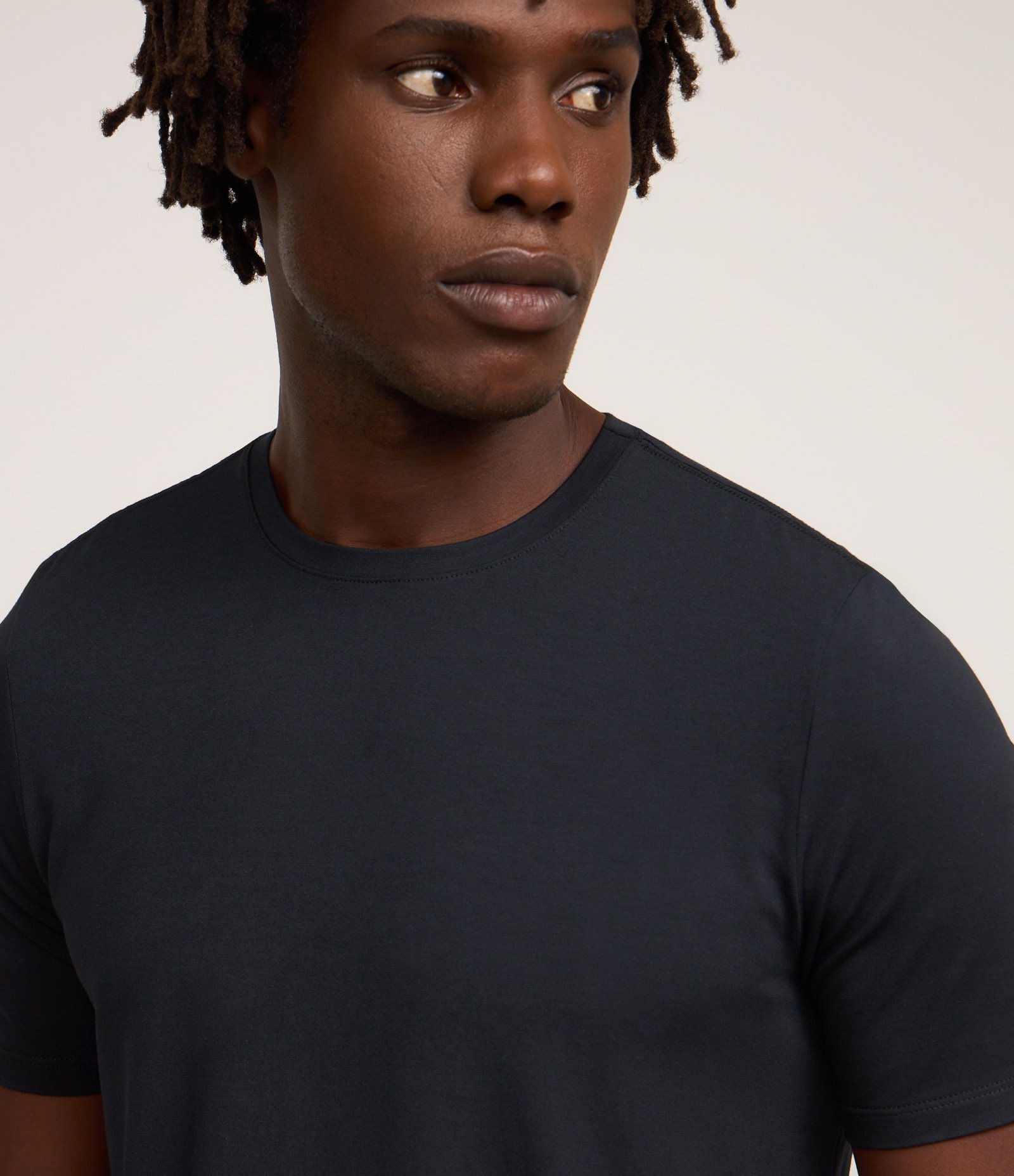 Camiseta Regular Performance com Gola Redonda Preto 3