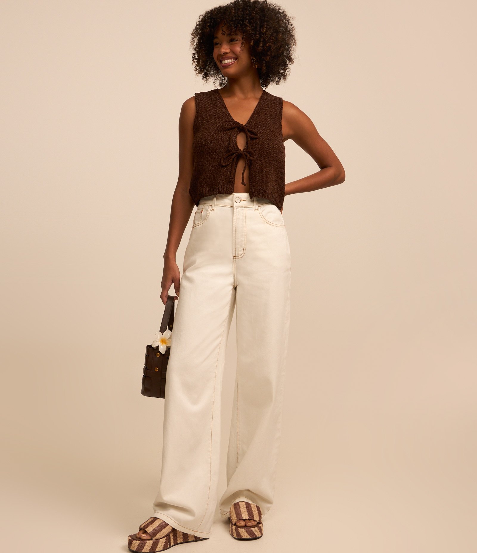 Blusa Colete em Tricô com Amarração Marrom 2