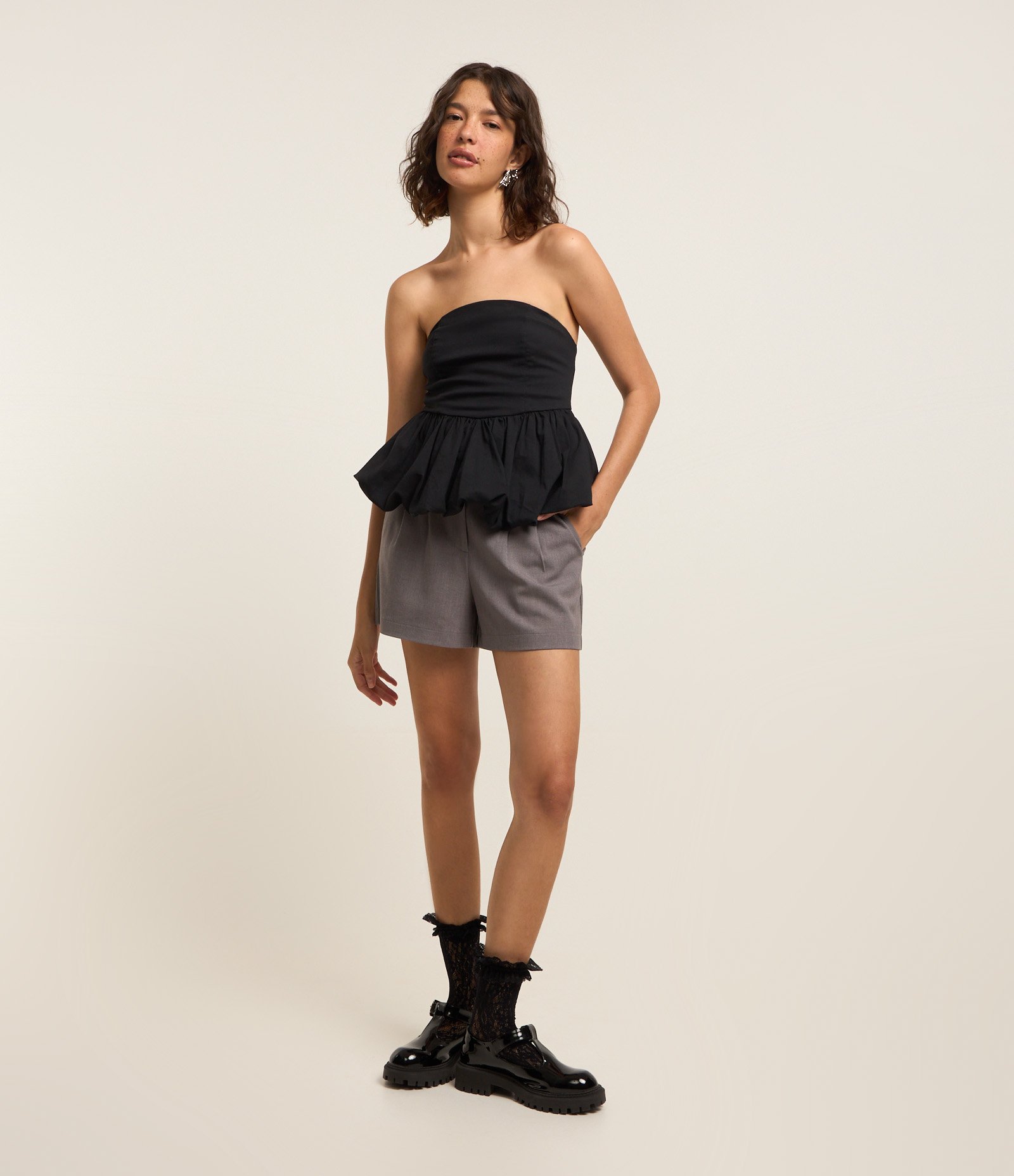 Short Alfaiatado com Pregas e Bolsos 1