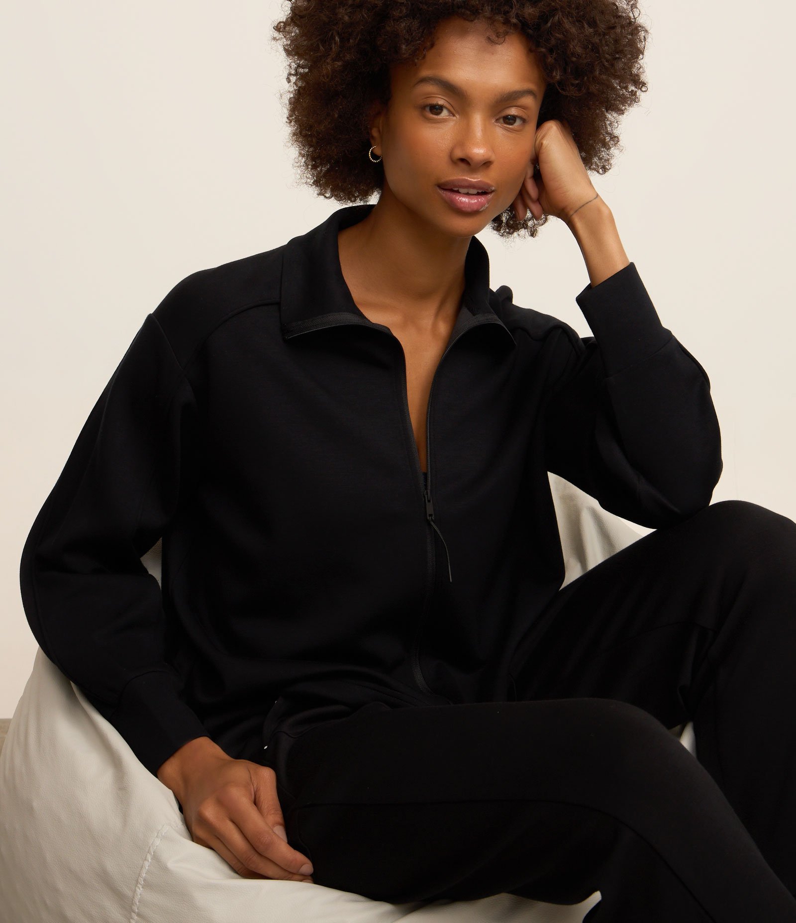 Jaqueta Esportiva em Microfibra Pesada com Golinha Preto 2