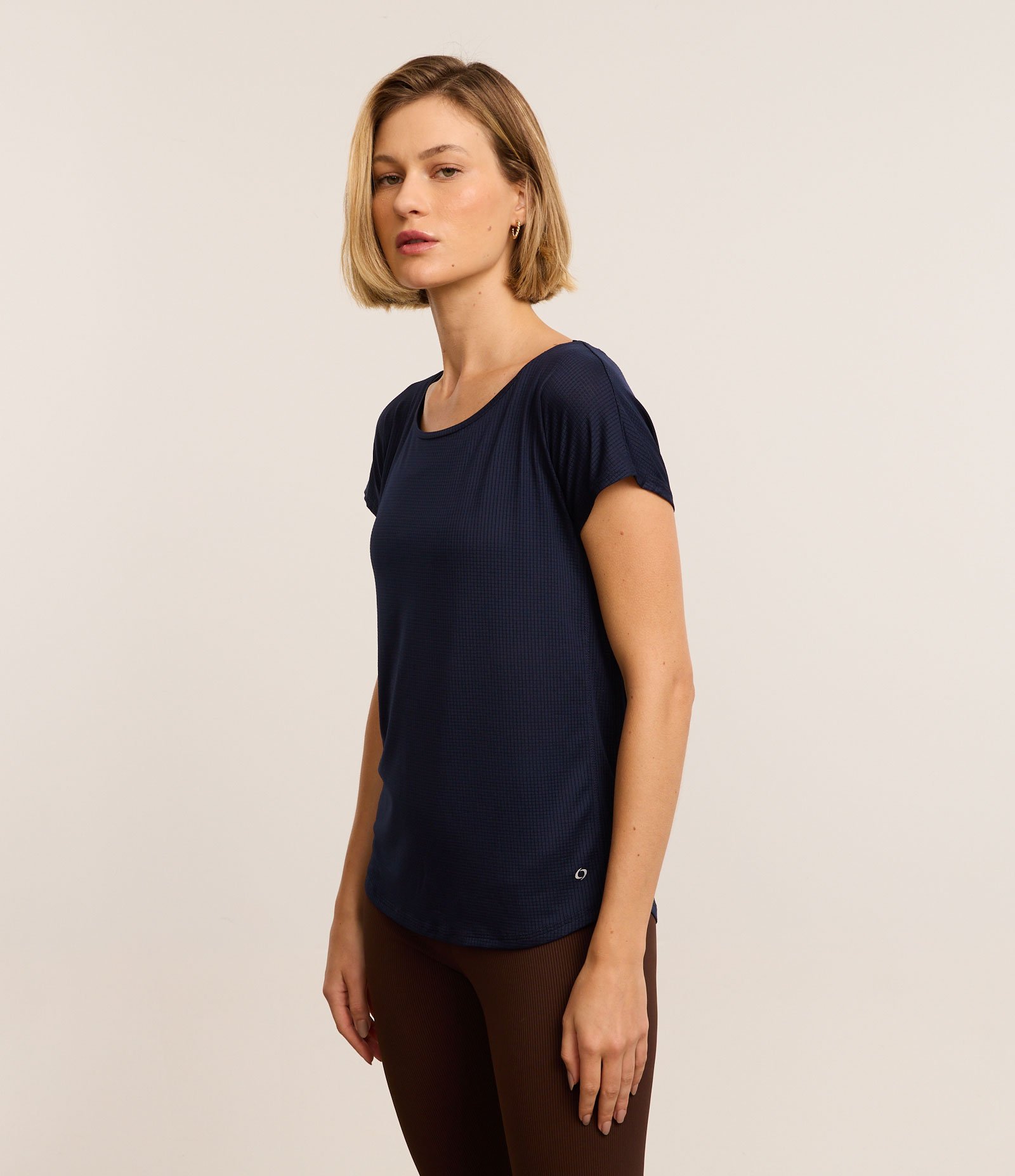 Camiseta Esportiva em Microfibra com Decote Redondo Azul Escuro 1