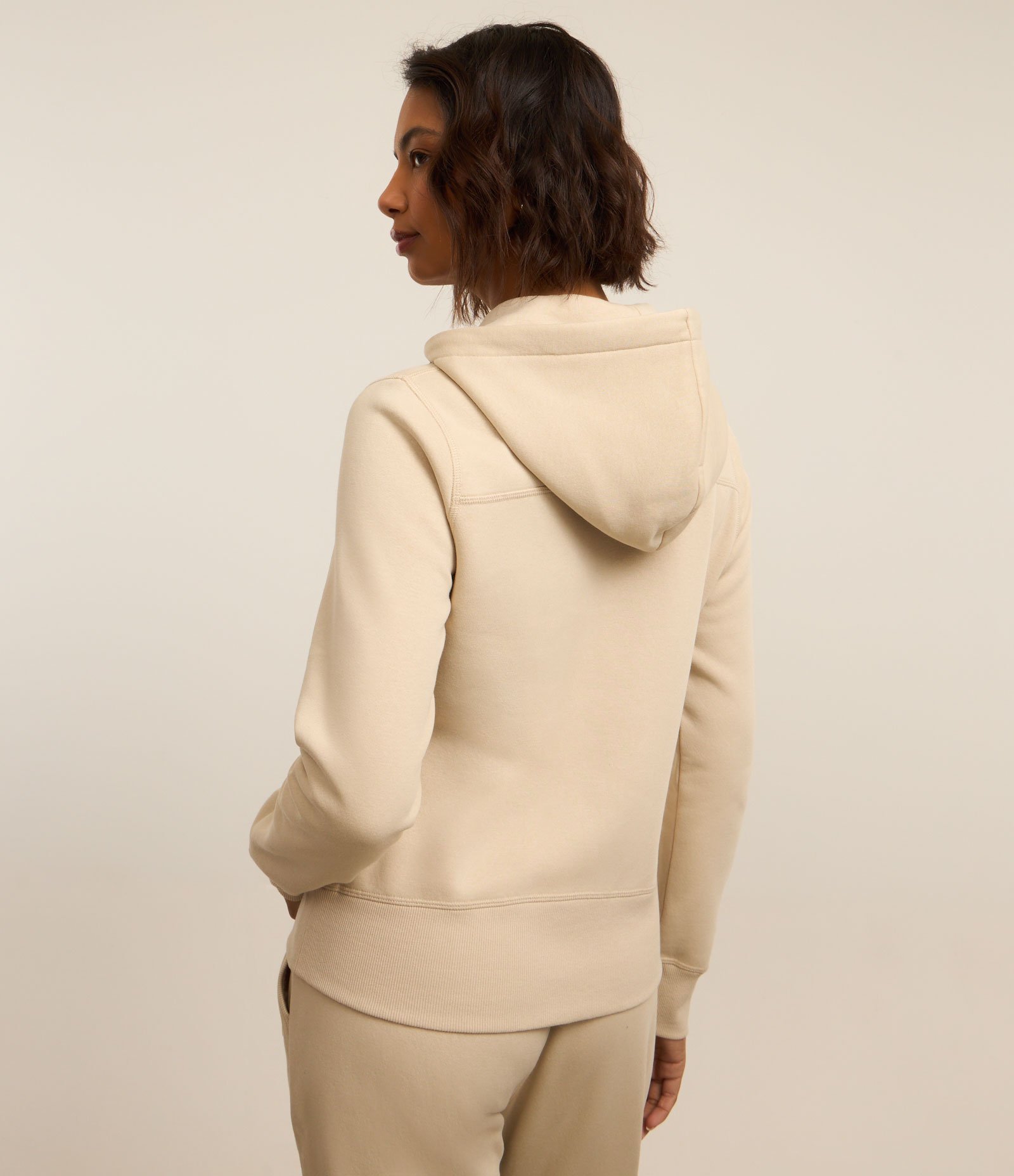 Jaqueta Esportiva em Mix de Tecidos com Capuz e Bolsos Bege 4