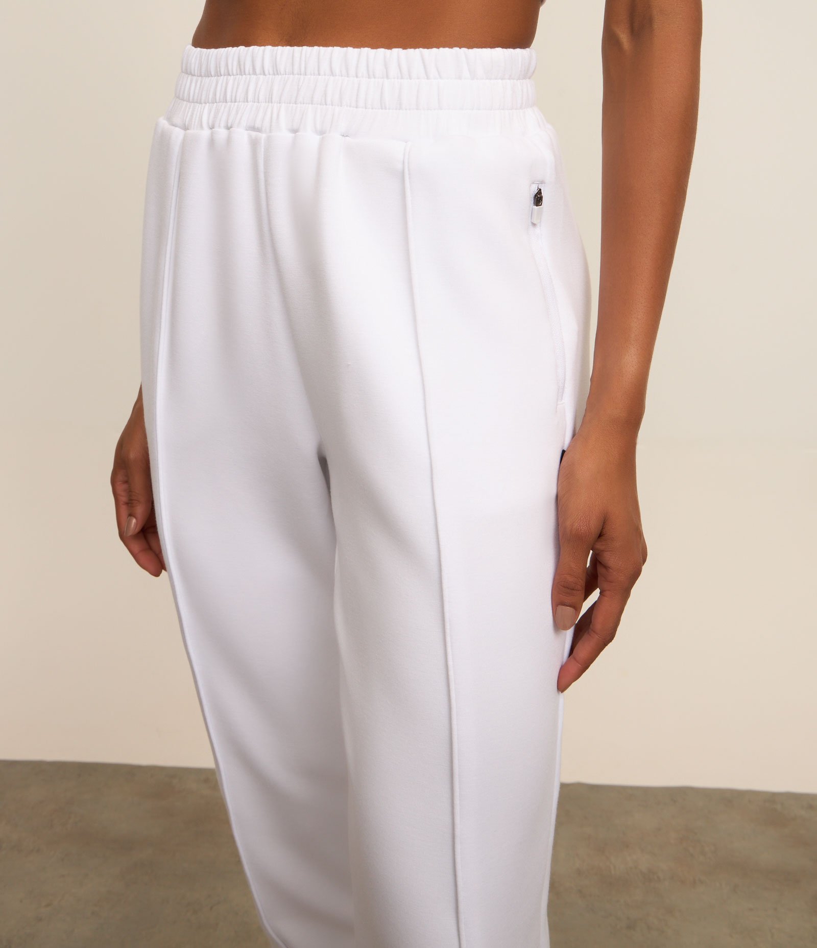 Calça Jogger em Microfibra Pesada com Frisos Branco 4