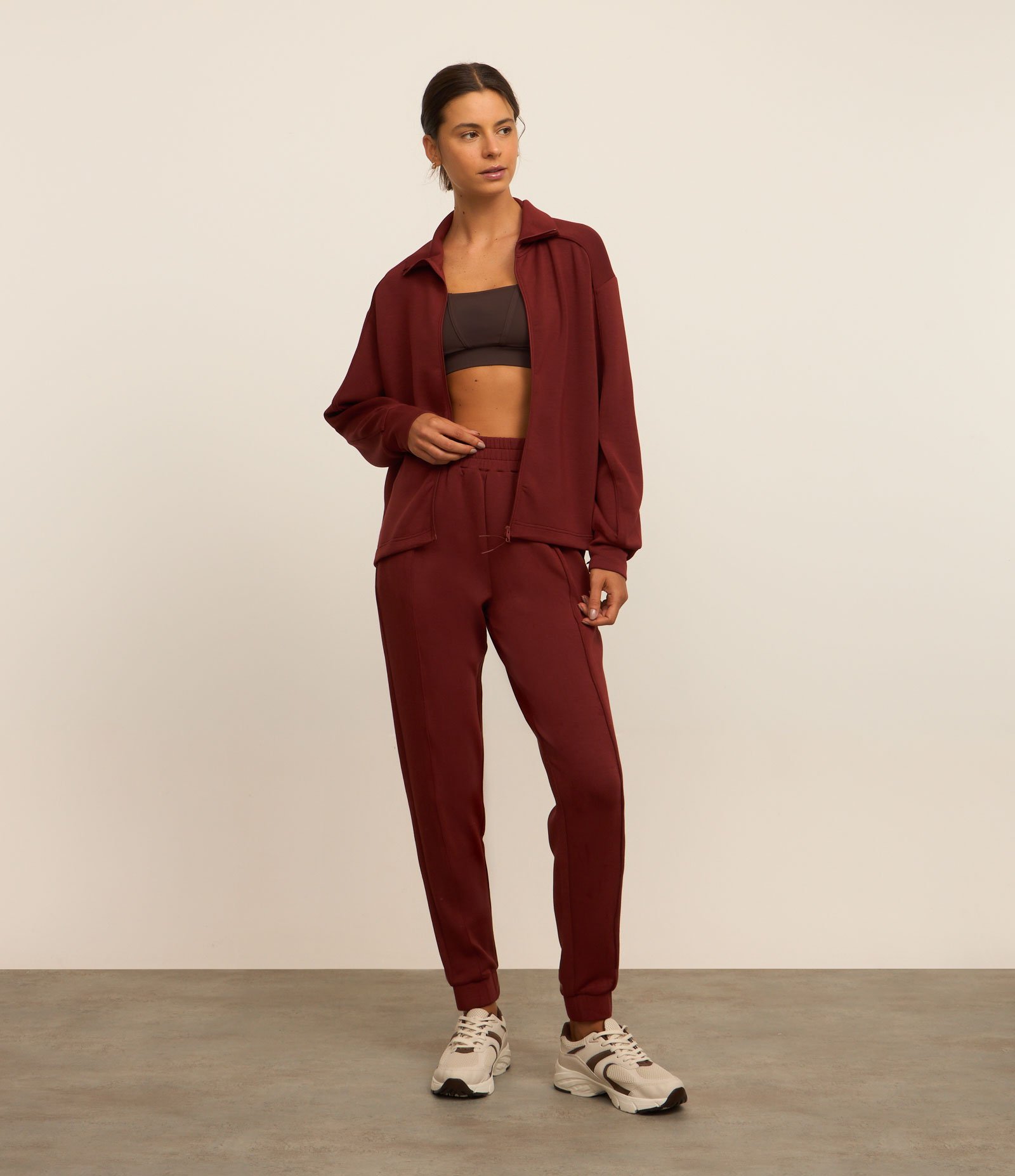Calça Jogger em Microfibra Pesada com Frisos Vermelho 1