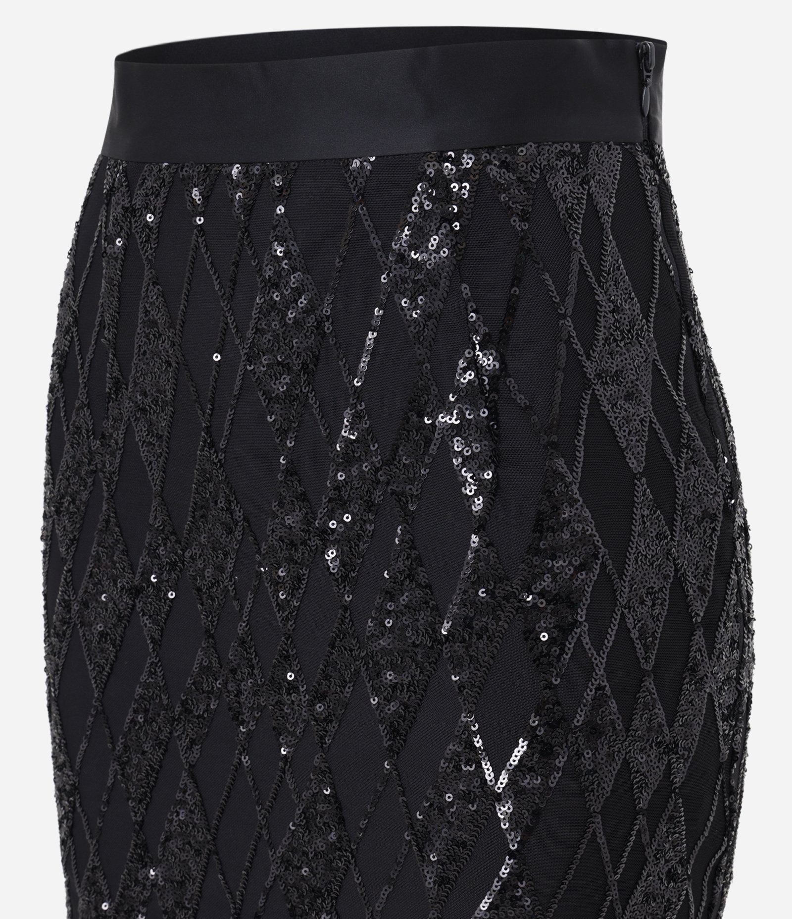 Saia Curta em Paetês e com Cós Acetinado Preto 8