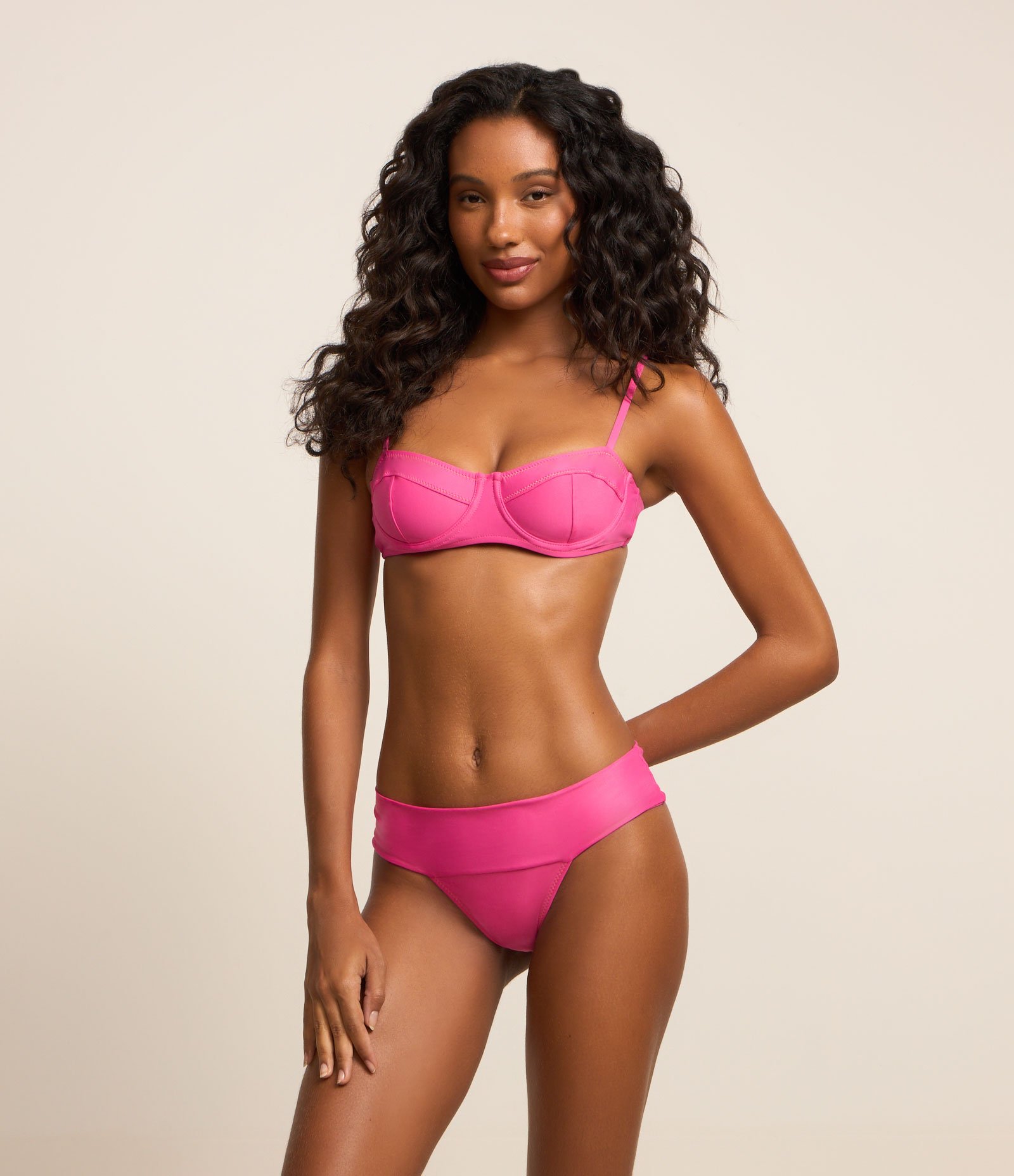 Biquíni Calcinha em Microfibra com Pala Larga e Pesponto Contrastante Rosa 1