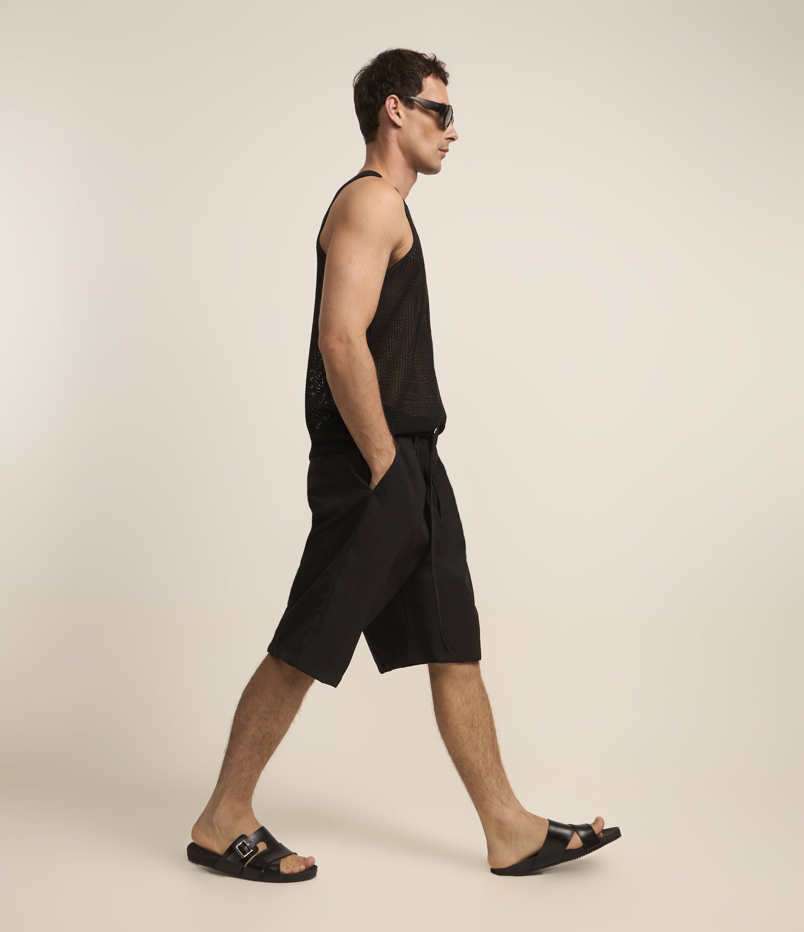 Regata Regular em Tricô Open Work Preto 4