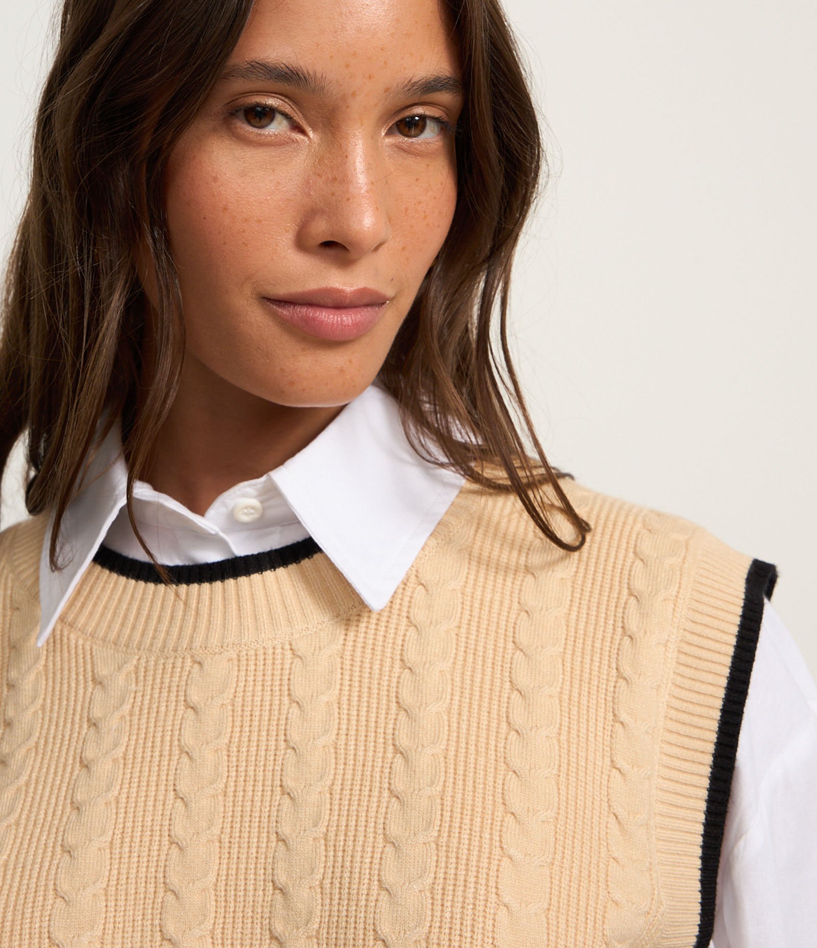 Colete Curto em Tricô com Textura e Cava Contrastante Rosa 3