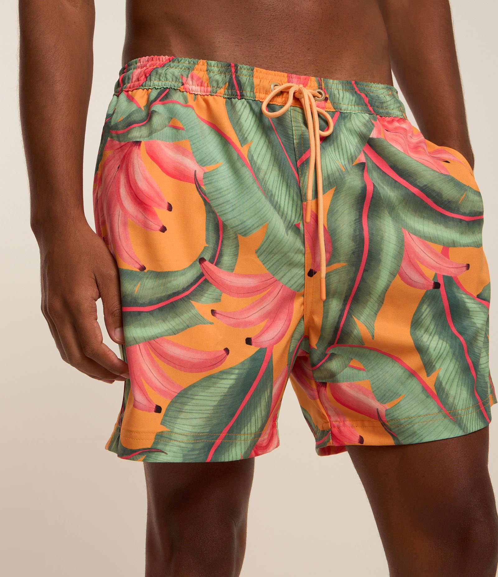 Bermuda em Microfibra com Estampa Tropical Laranja/Verde/Rosa 2