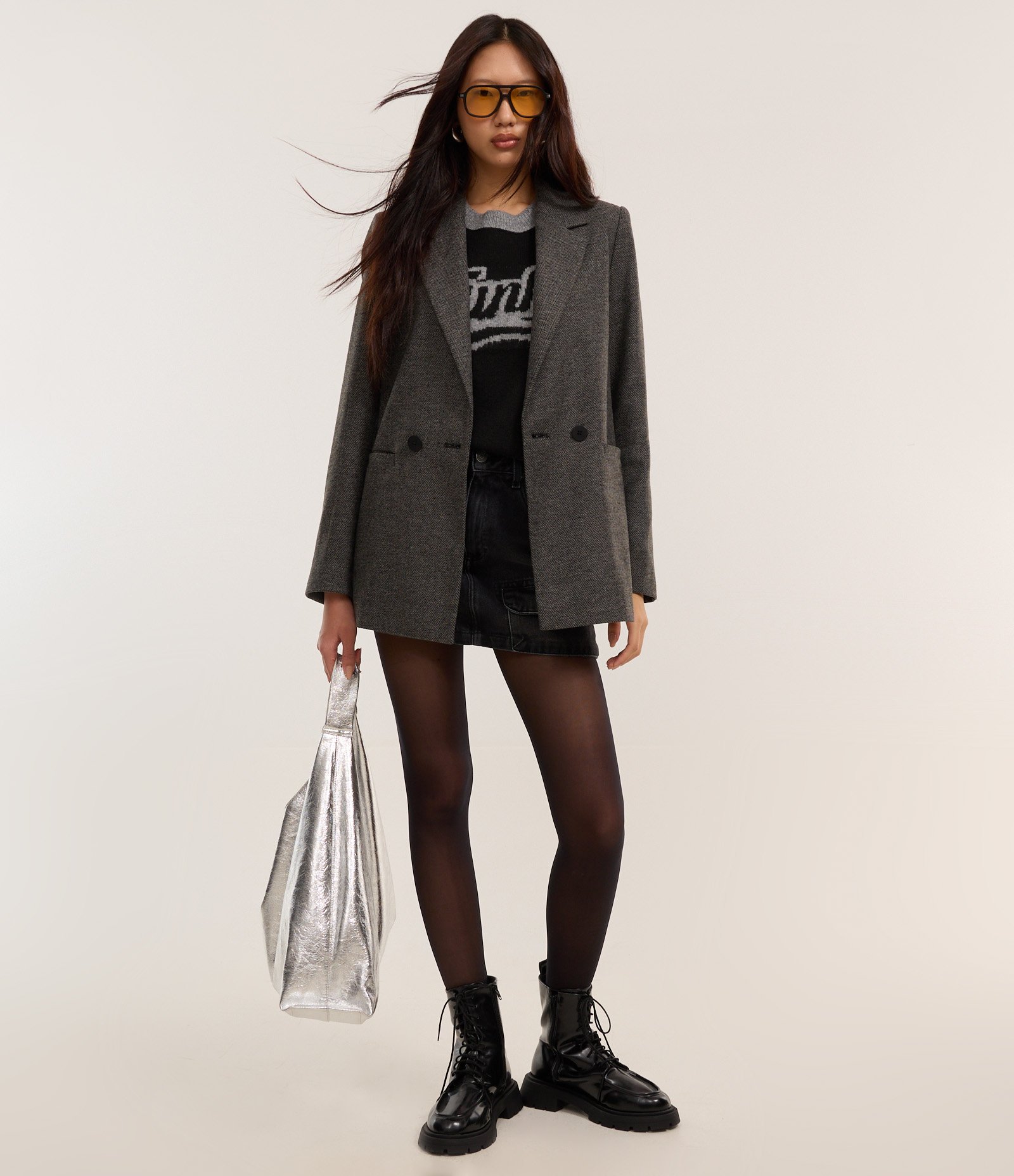 Blazer Alongado em Polivelour Xadrez com Botões Cinza 2