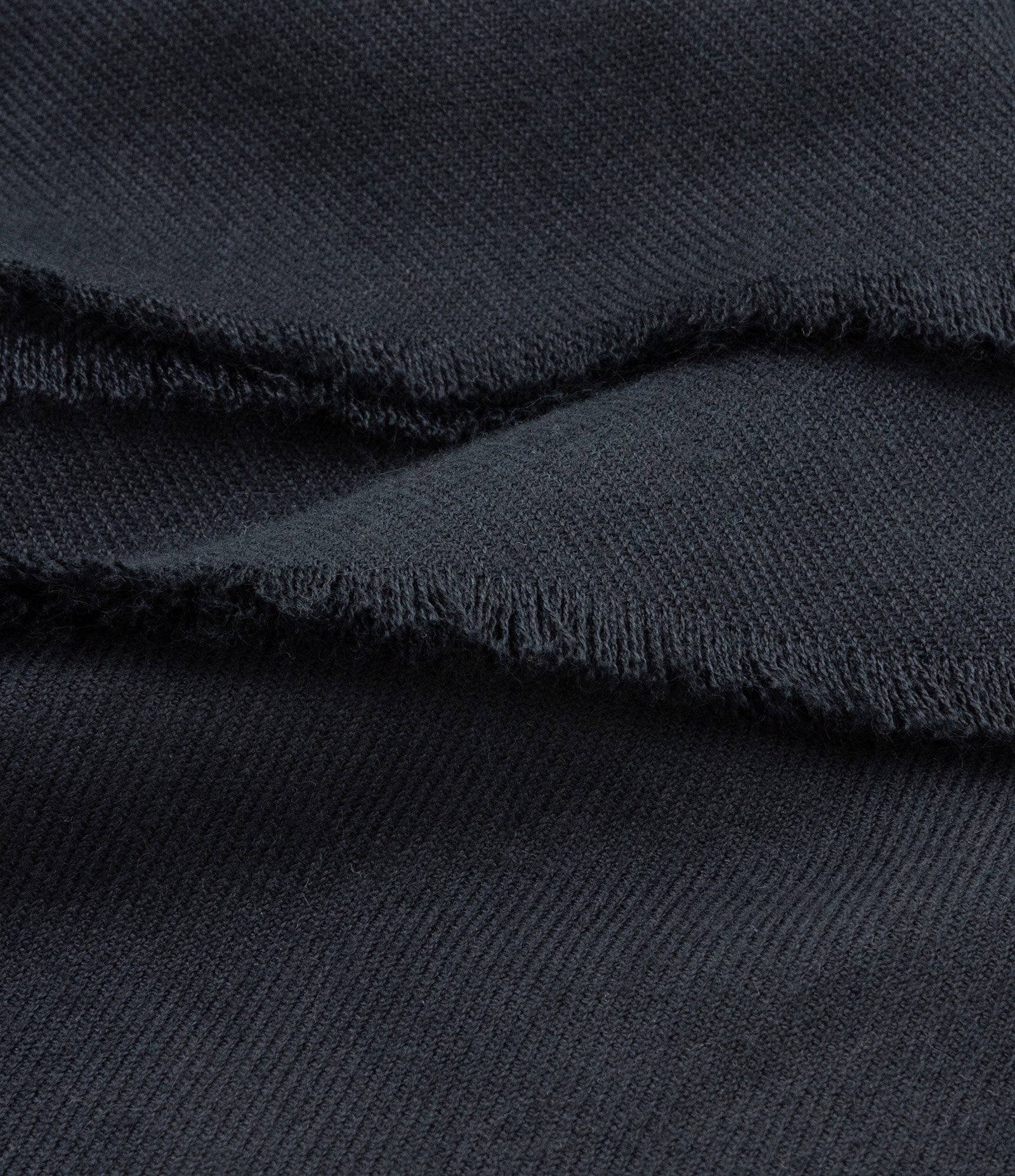 Cachecol Básico em Flanela com Barra Desfiada 3