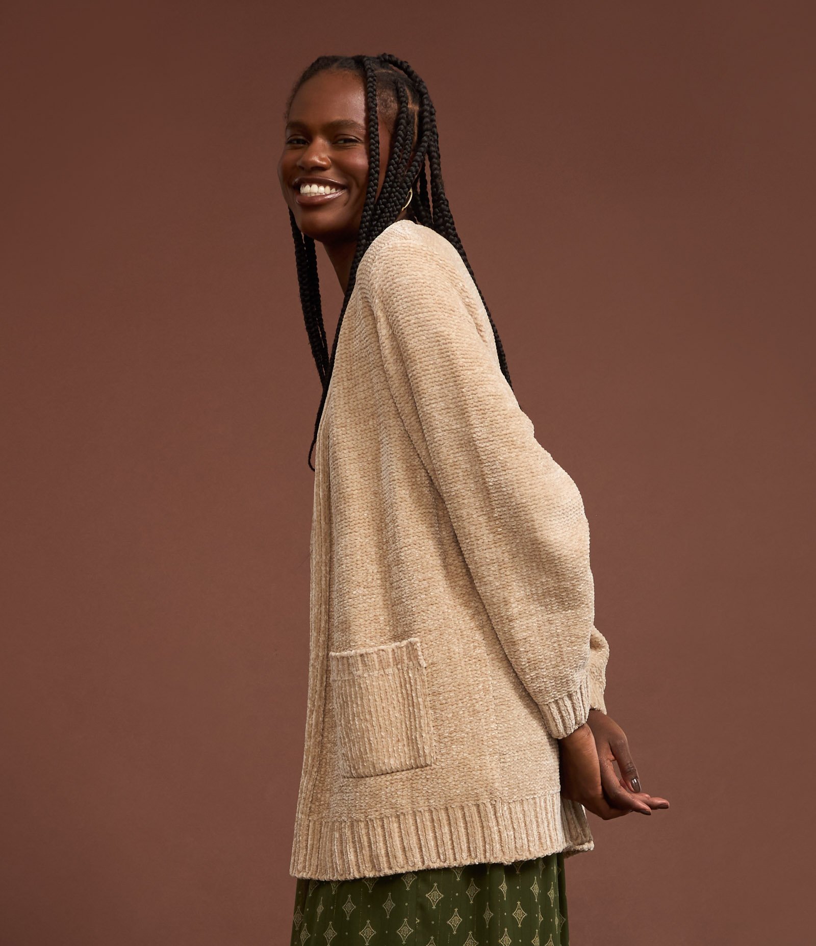 Cardigan Alongado em Chenille Canelado com Bolsos Frontais Bege 4