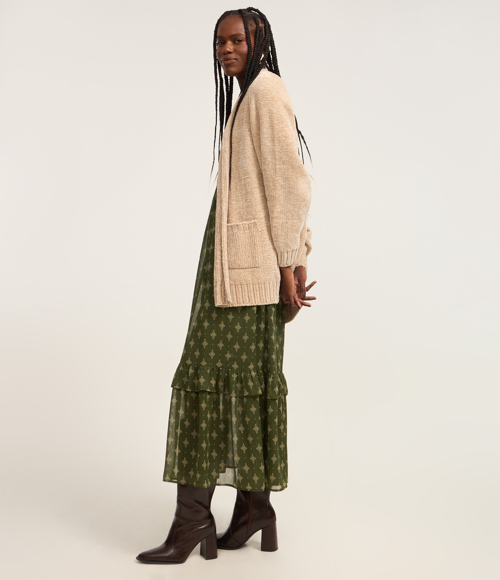 Cardigan Alongado em Chenille Canelado com Bolsos Frontais Bege 2