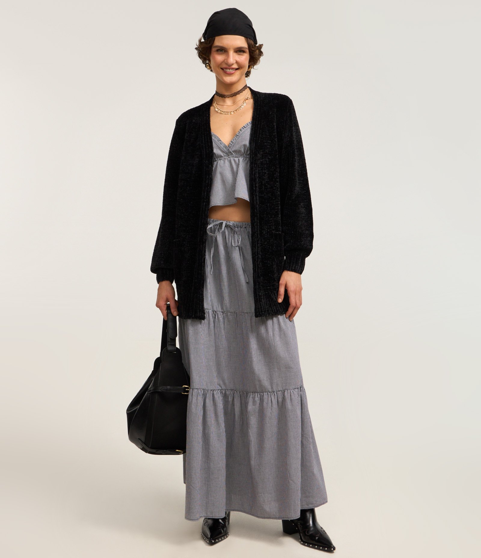 Cardigan Alongado em Chenille Canelado com Bolsos Frontais Preto 4