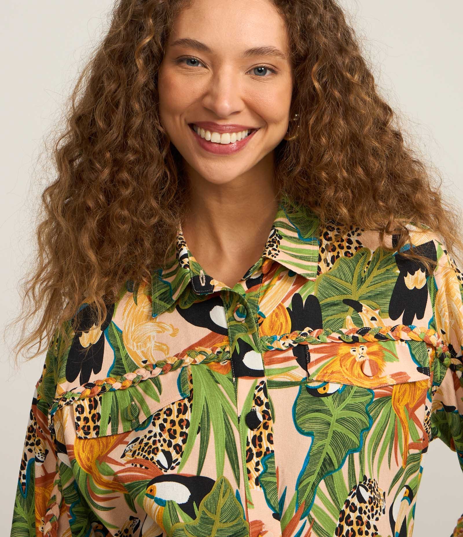 Jaqueta Curta em Viscose e Linho com Estampa Tropical Verde 3