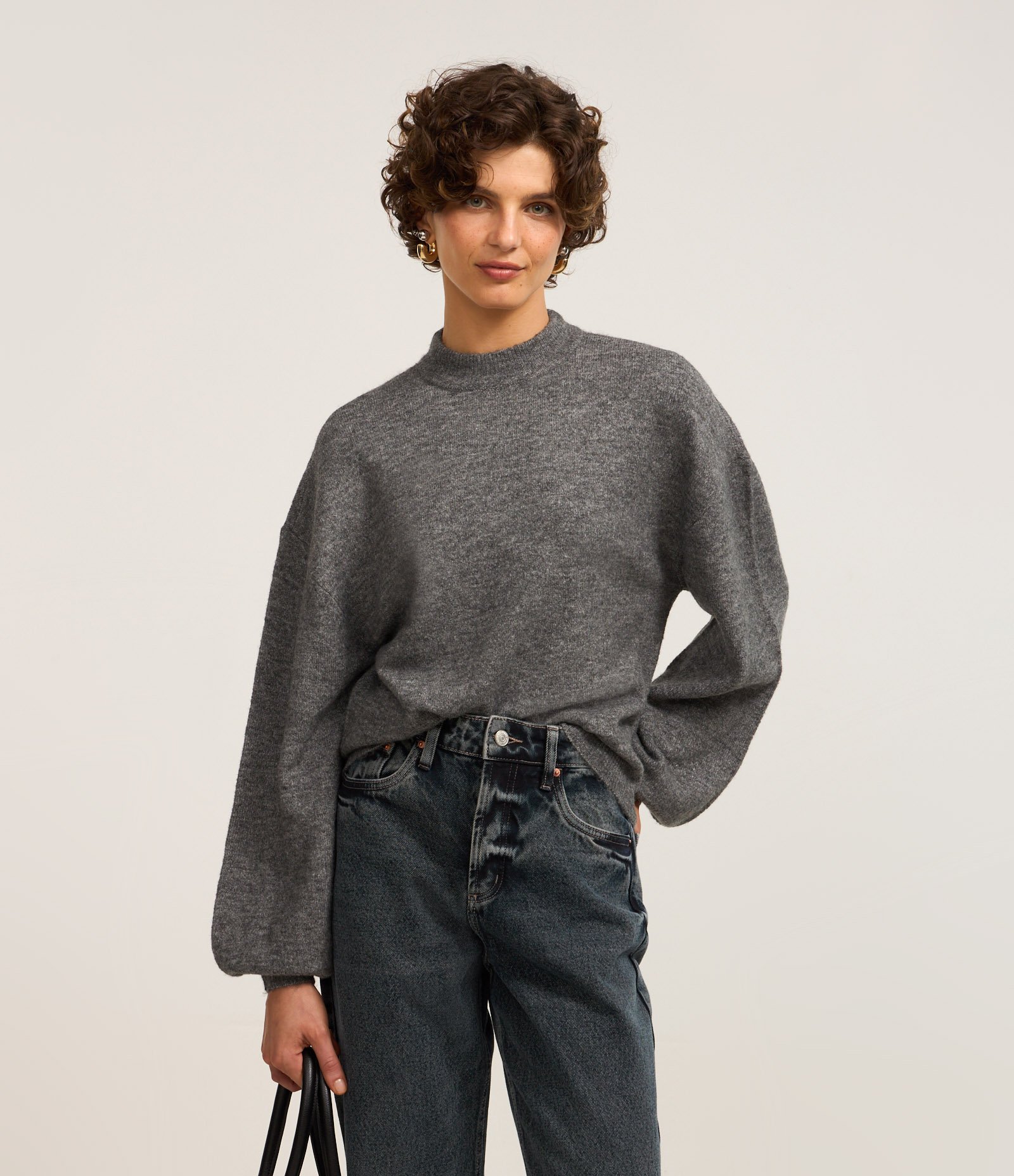 Suéter Curto em Tricô com Gola Alta 1