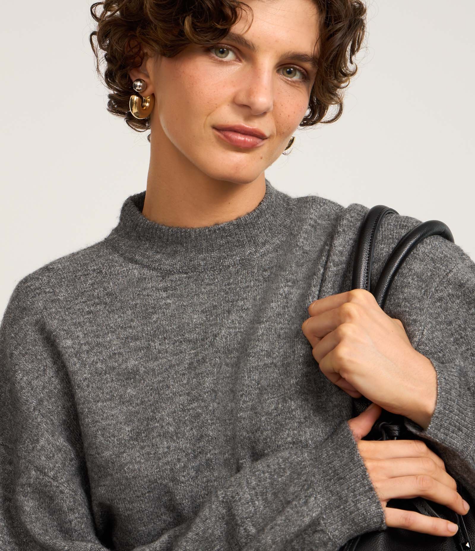 Suéter Curto em Tricô com Gola Alta 3