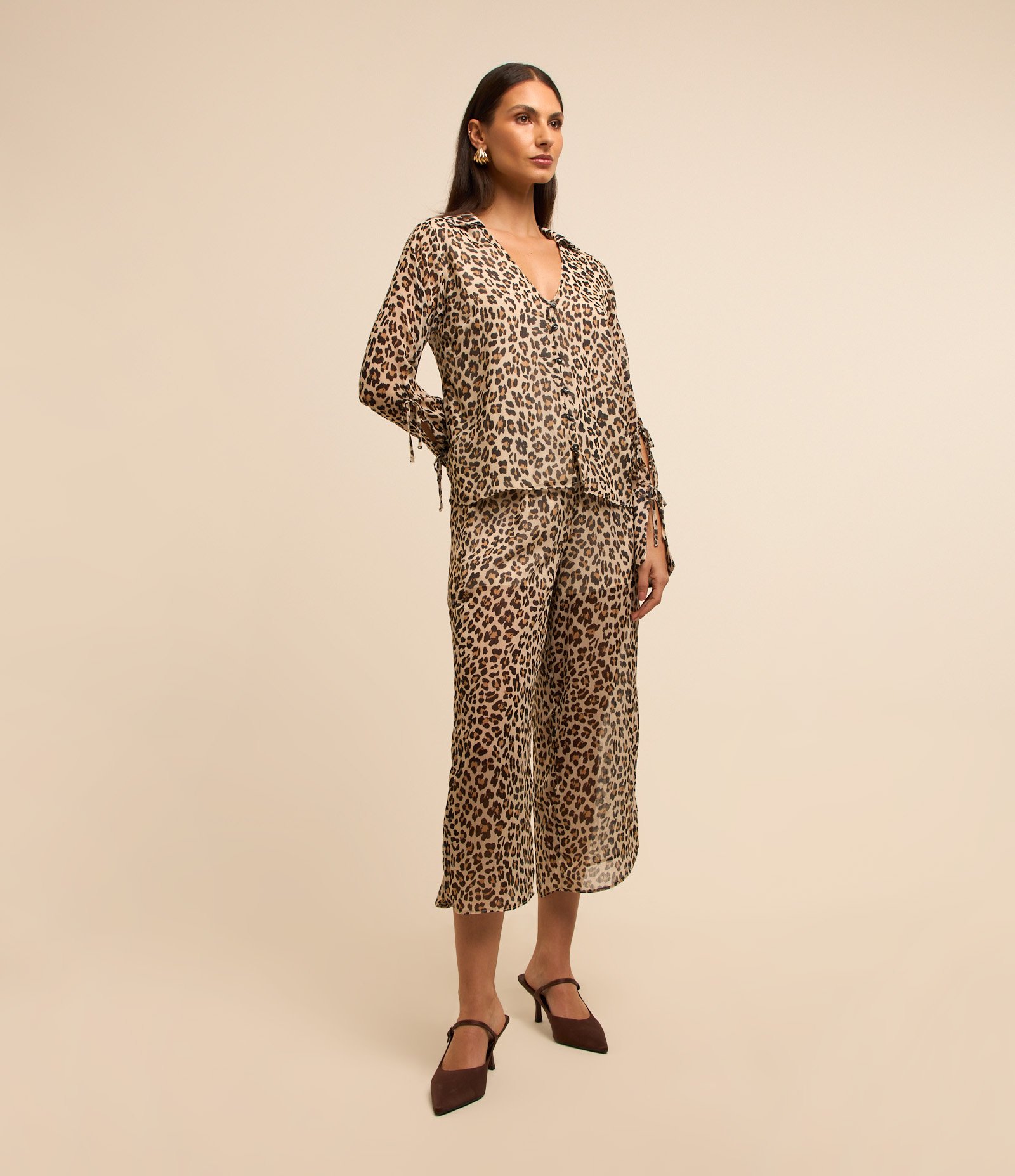 Calça em Chiffon Animal Print e Cós Elástico Marrom 1