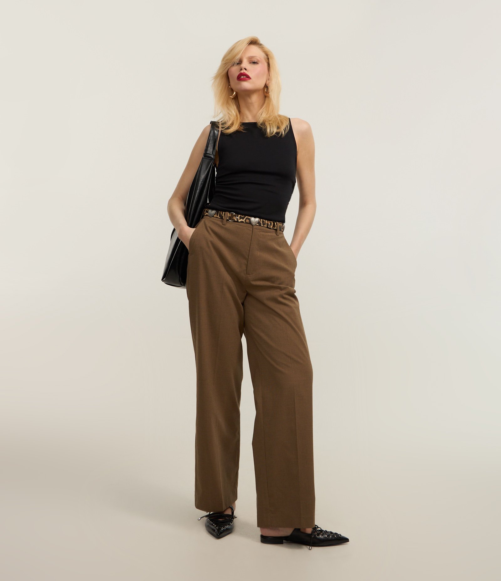 Calça Reta em Alfaiataria Xadrez Marrom 1