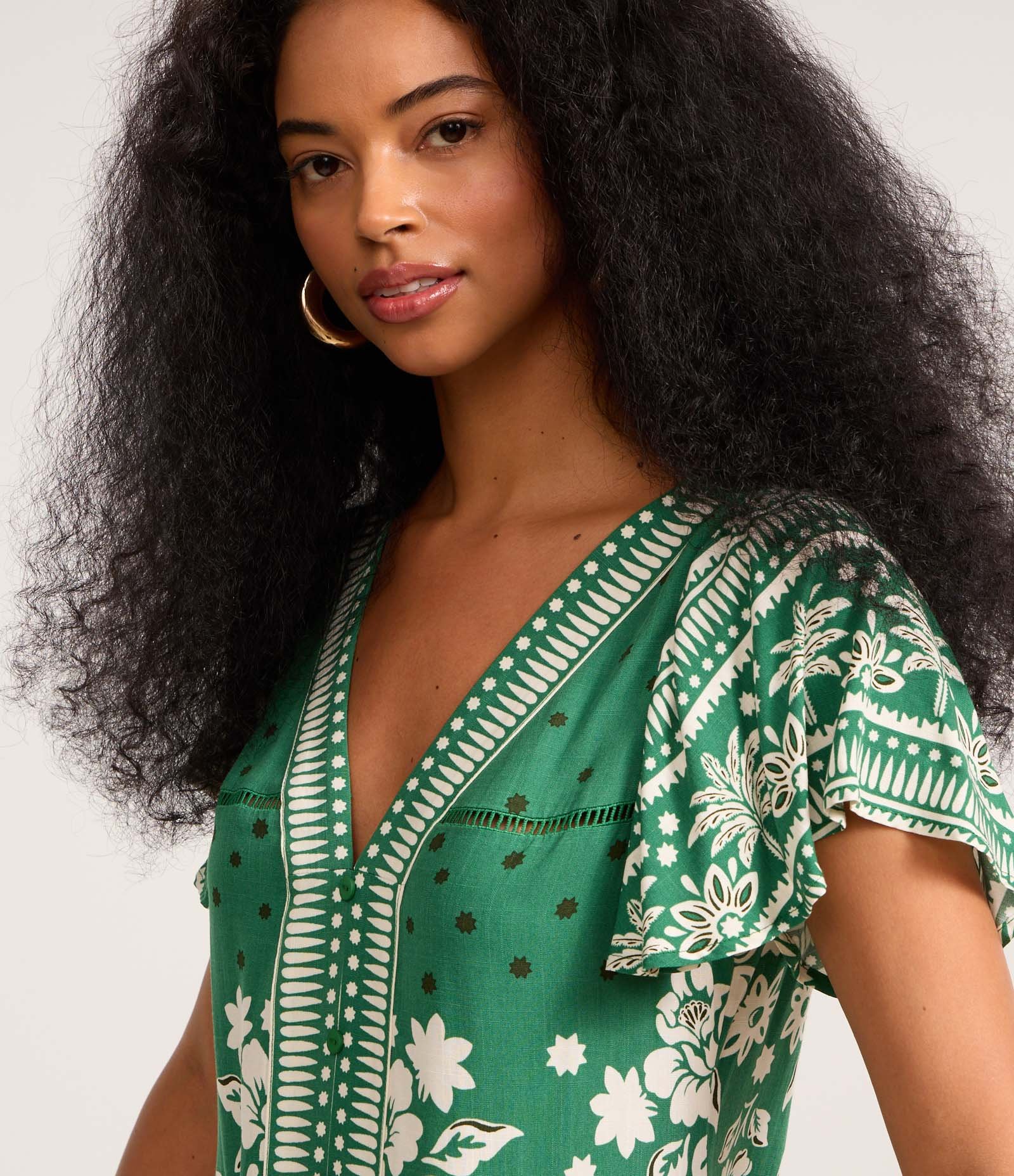 Vestido Curto em Viscose com Estampa Floral Verde 3