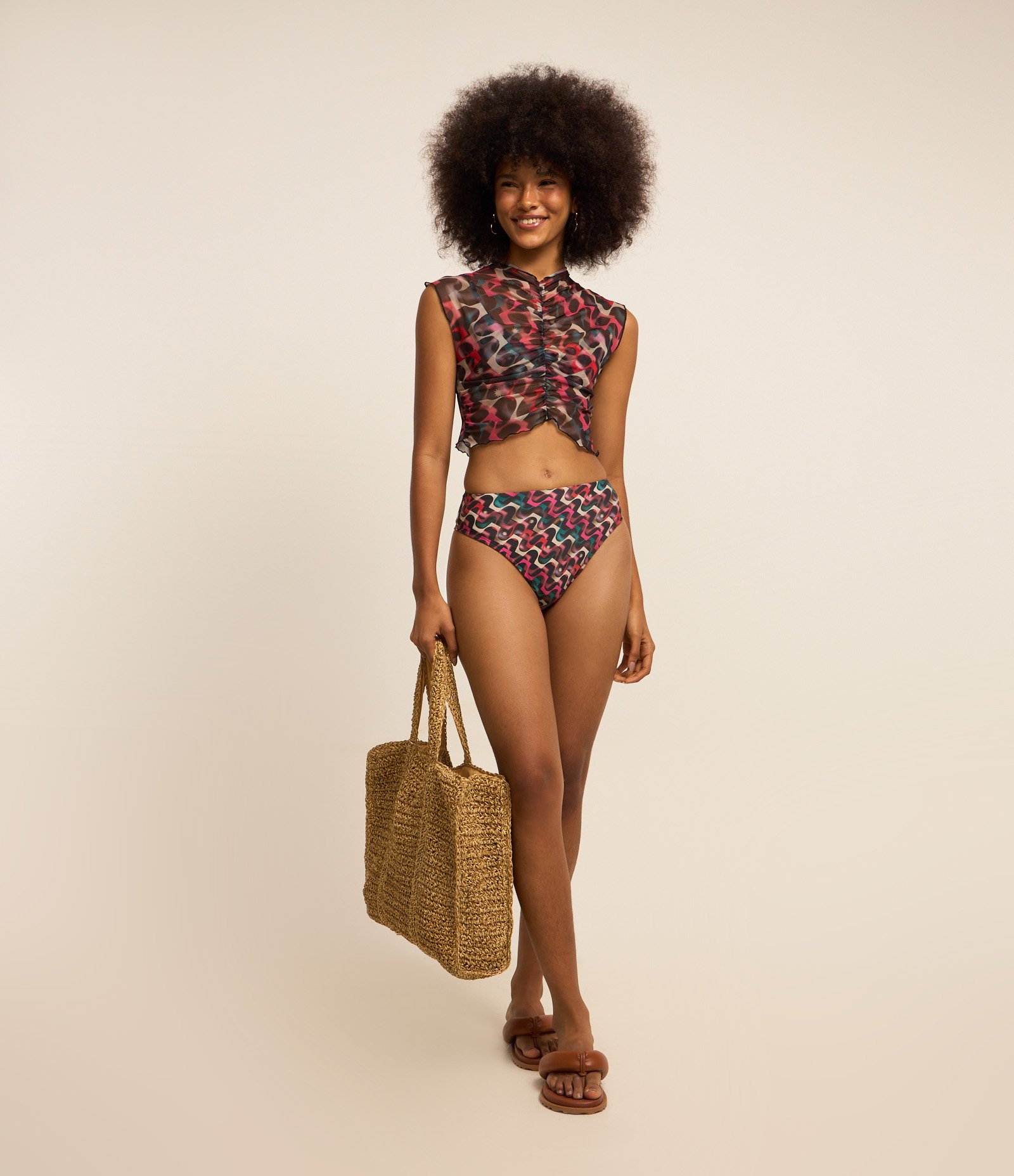 Blusa em Tule com Franzidinho e Estampa Abstrata Preto 2