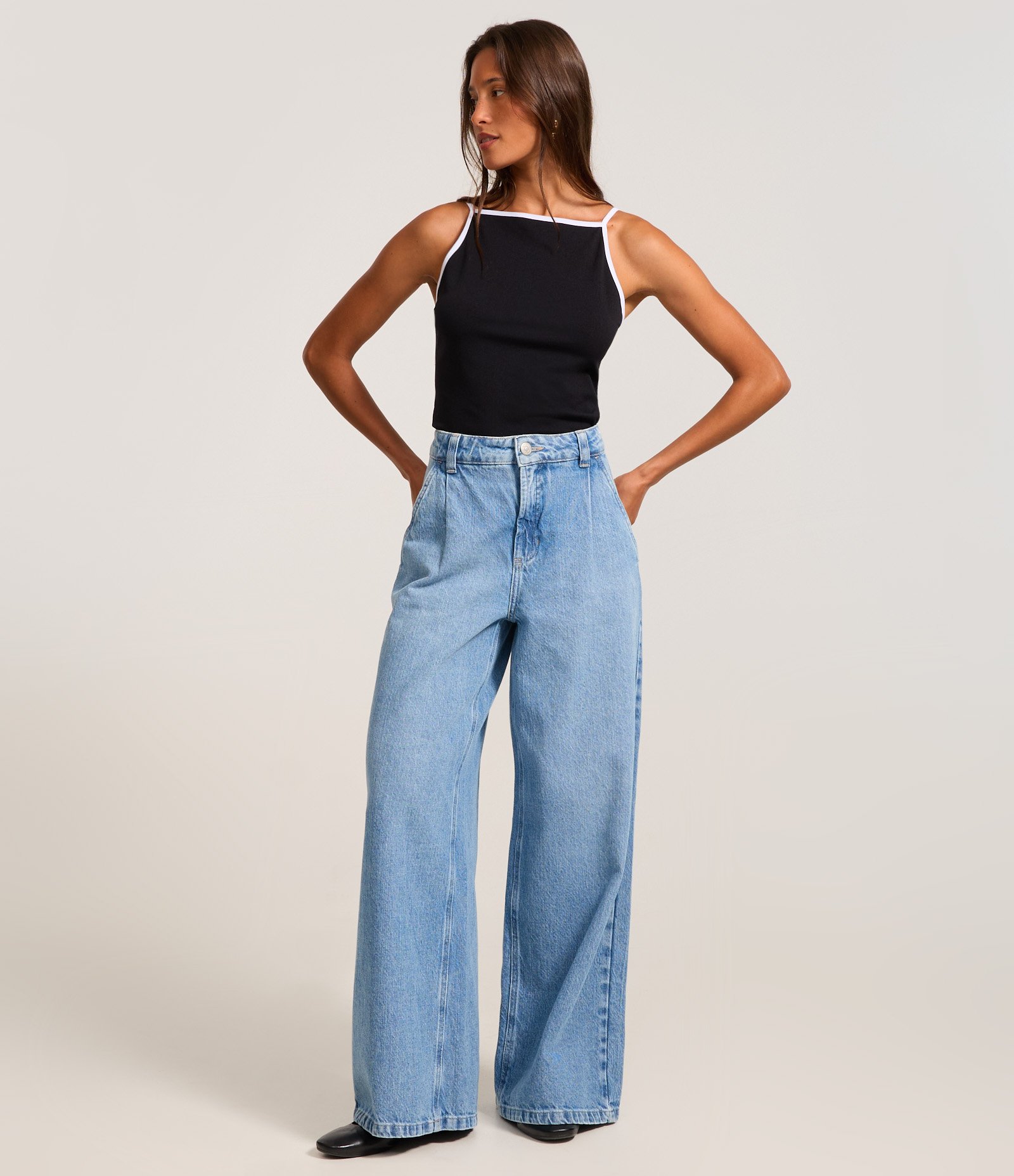 Blusa Seamless com Viés e Alças Contrastantes Preto 2