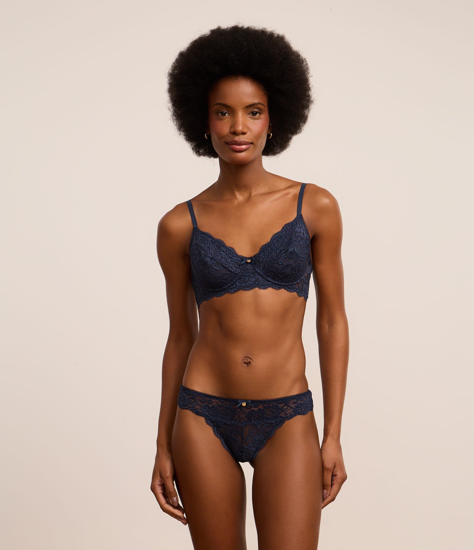 Sutiã Sem Bojo e Com Aro em Renda Floral Azul Marinho 2